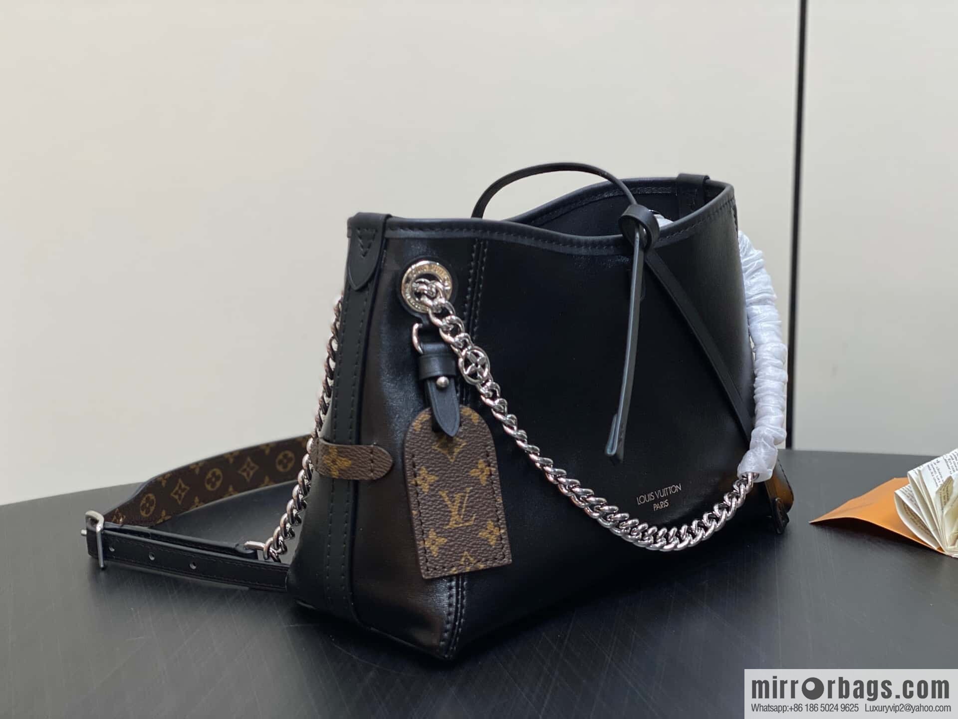 [Original order boutique] M12888 black full leather, shopping bag series CARRYALL BB handbag