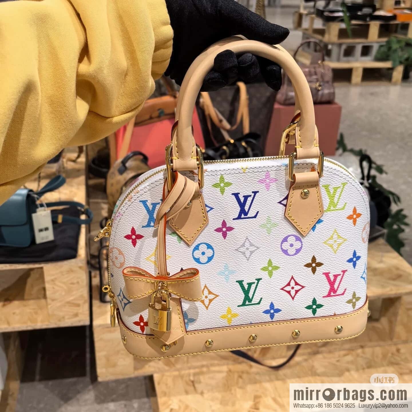 [Original order boutique] M53152 white color, presbyopia shell bag small alma bb handbag (Sancai - Murakami Takashi)