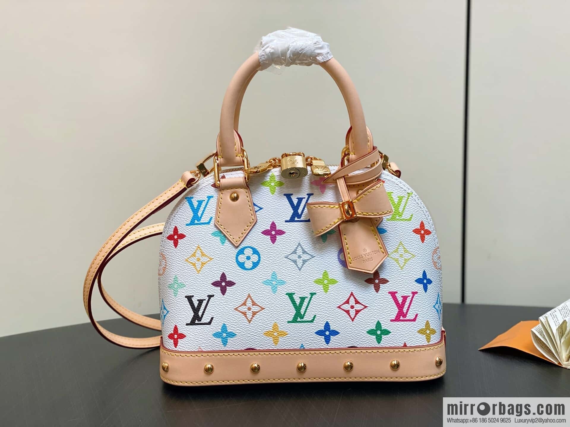 [Original order boutique] M53152 white color, presbyopia shell bag small alma bb handbag (Sancai - Murakami Takashi)