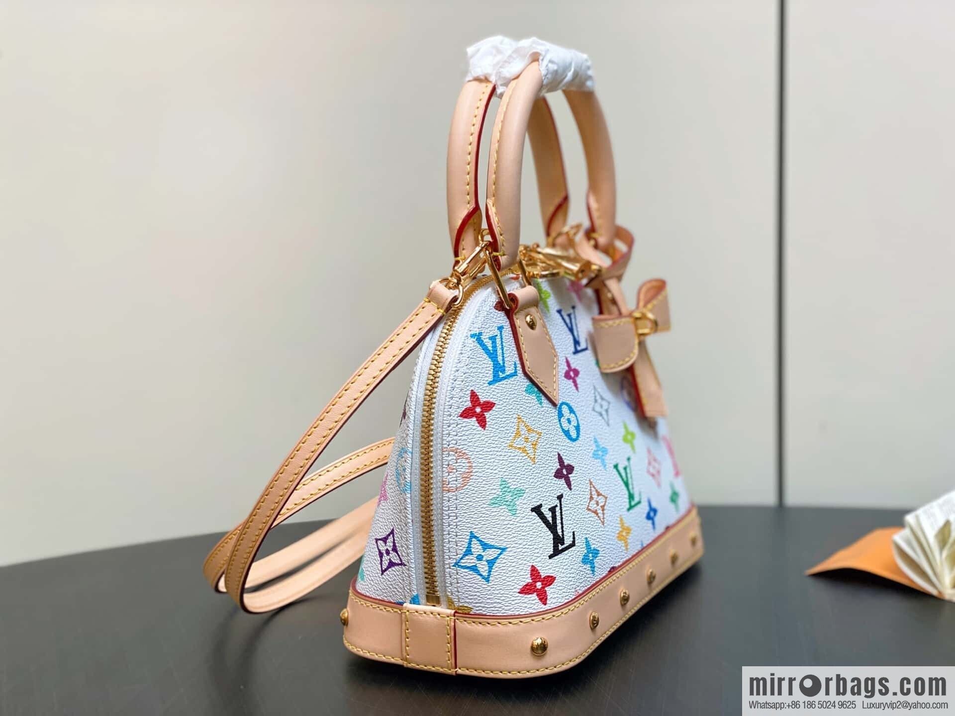 [Original order boutique] M53152 white color, presbyopia shell bag small alma bb handbag (Sancai - Murakami Takashi)