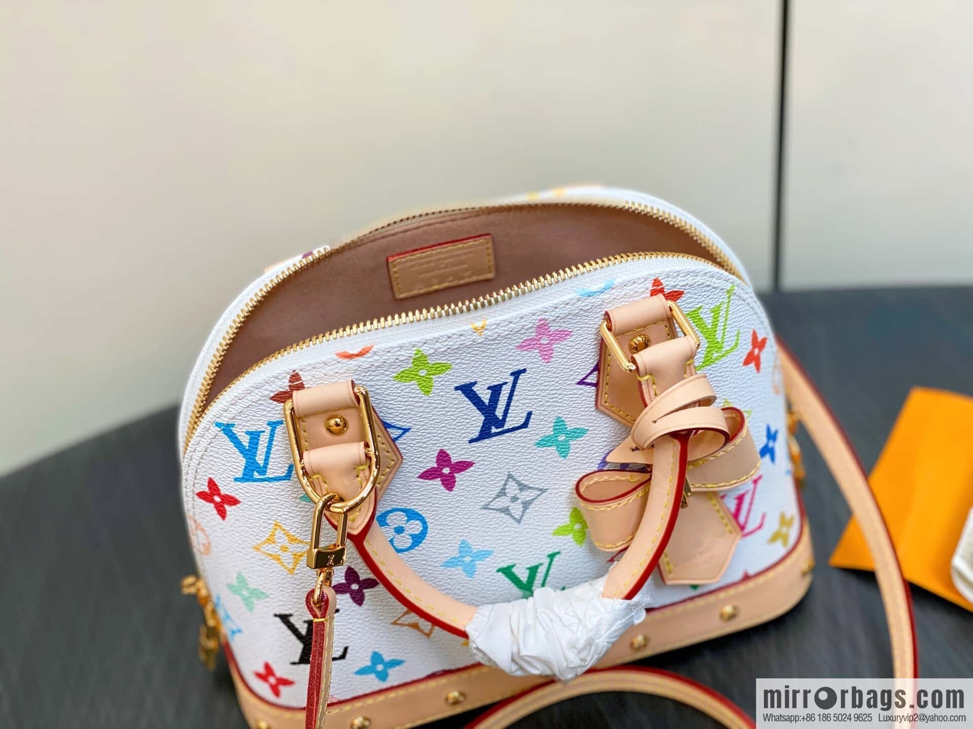 [Original order boutique] M53152 white color, presbyopia shell bag small alma bb handbag (Sancai - Murakami Takashi)