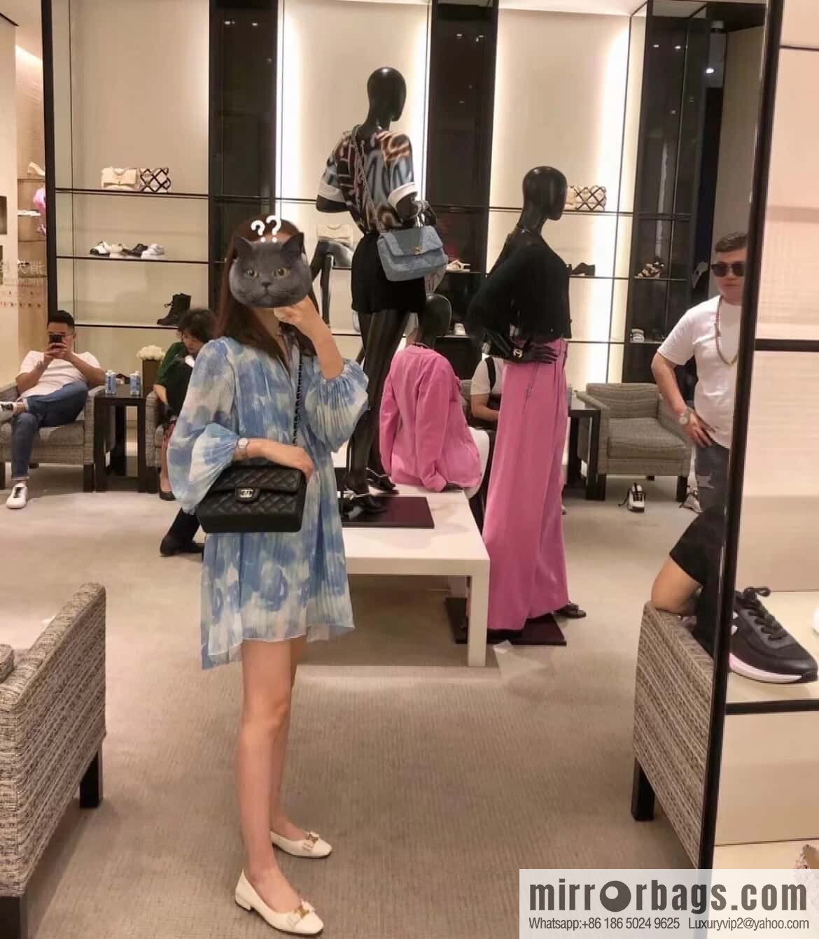 ℂ𝔽 𝗖𝗹𝗮𝘀𝘀𝗶𝗰 𝗙𝗹𝗮𝗽 | Original Caviar 🐂 Medium, Black Silver 🖤 A01112