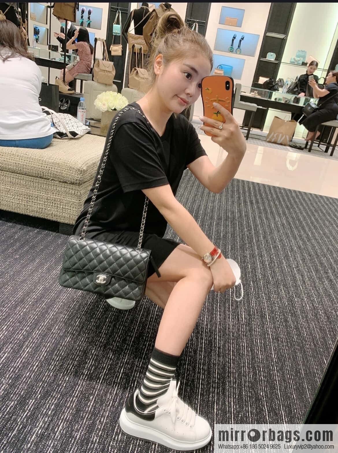 ℂ𝔽 𝗖𝗹𝗮𝘀𝘀𝗶𝗰 𝗙𝗹𝗮𝗽 | Original Caviar 🐂 Medium, Black Silver 🖤 A01112