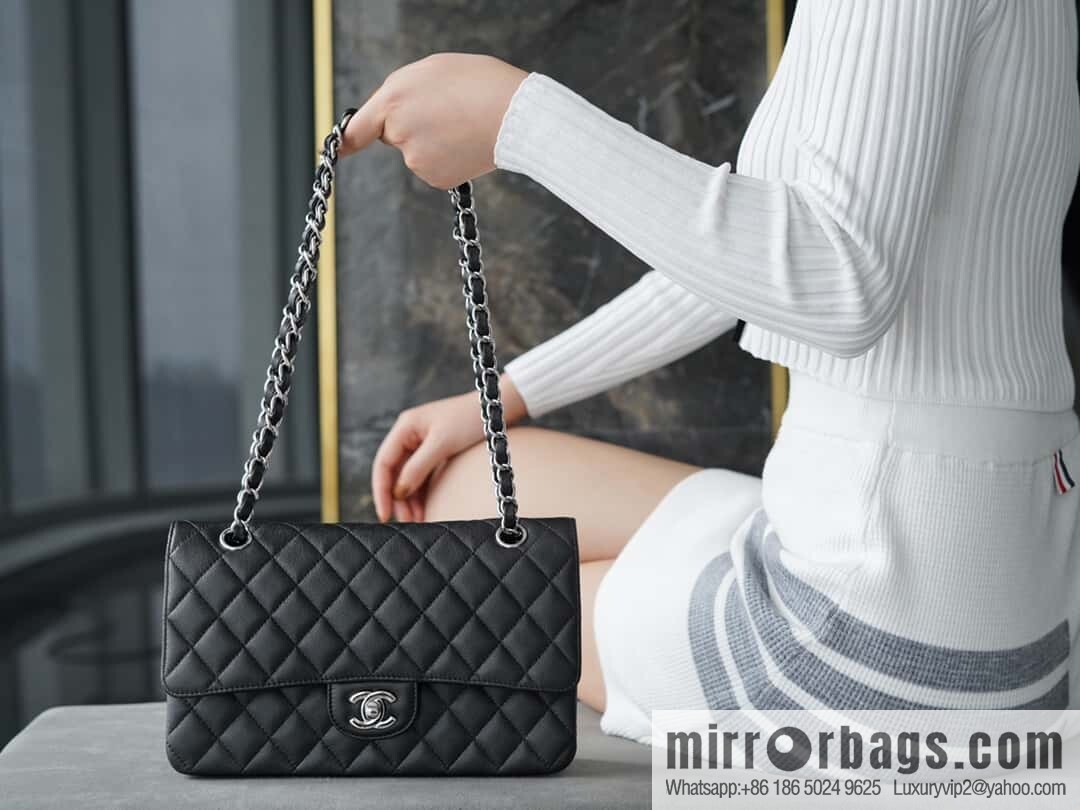 ℂ𝔽 𝗖𝗹𝗮𝘀𝘀𝗶𝗰 𝗙𝗹𝗮𝗽 | Original Caviar 🐂 Medium, Black Silver 🖤 A01112