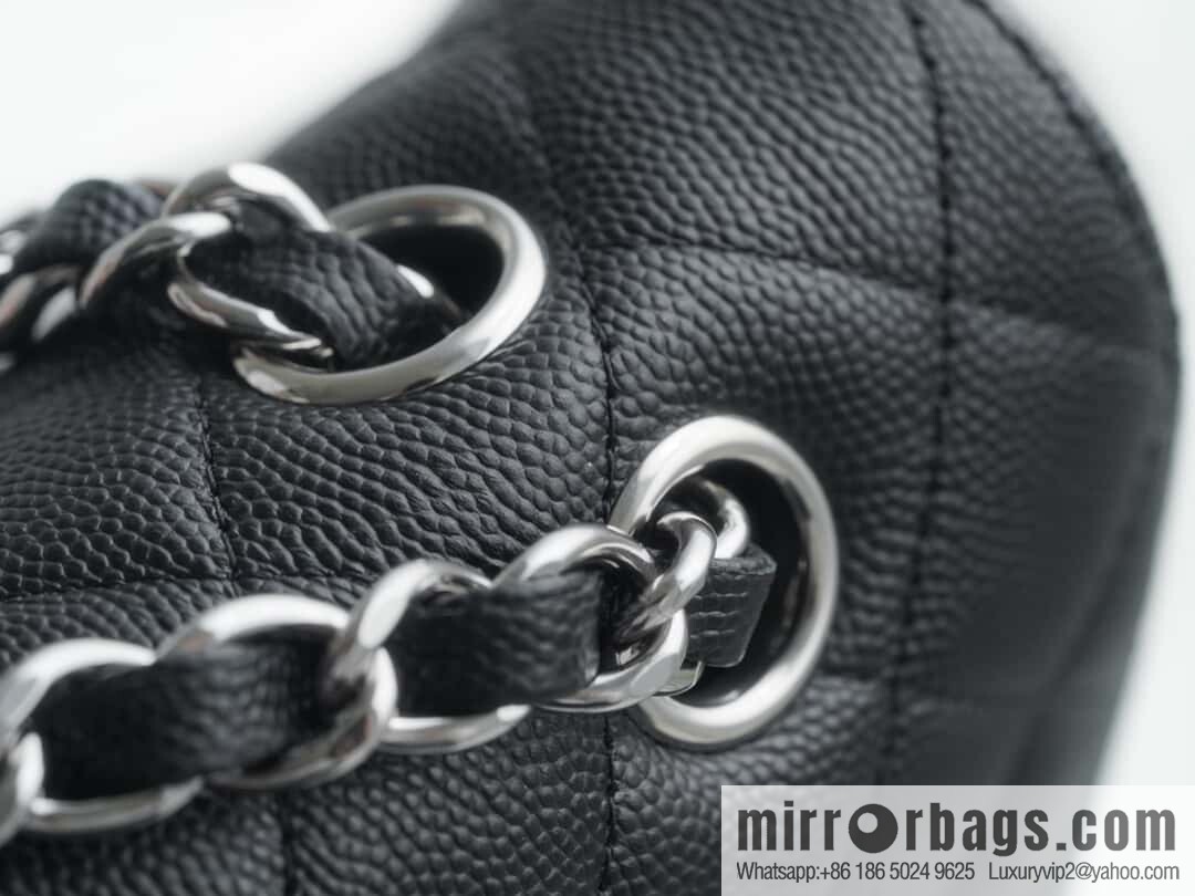 ℂ𝔽 𝗖𝗹𝗮𝘀𝘀𝗶𝗰 𝗙𝗹𝗮𝗽 | Original Caviar 🐂 Medium, Black Silver 🖤 A01112