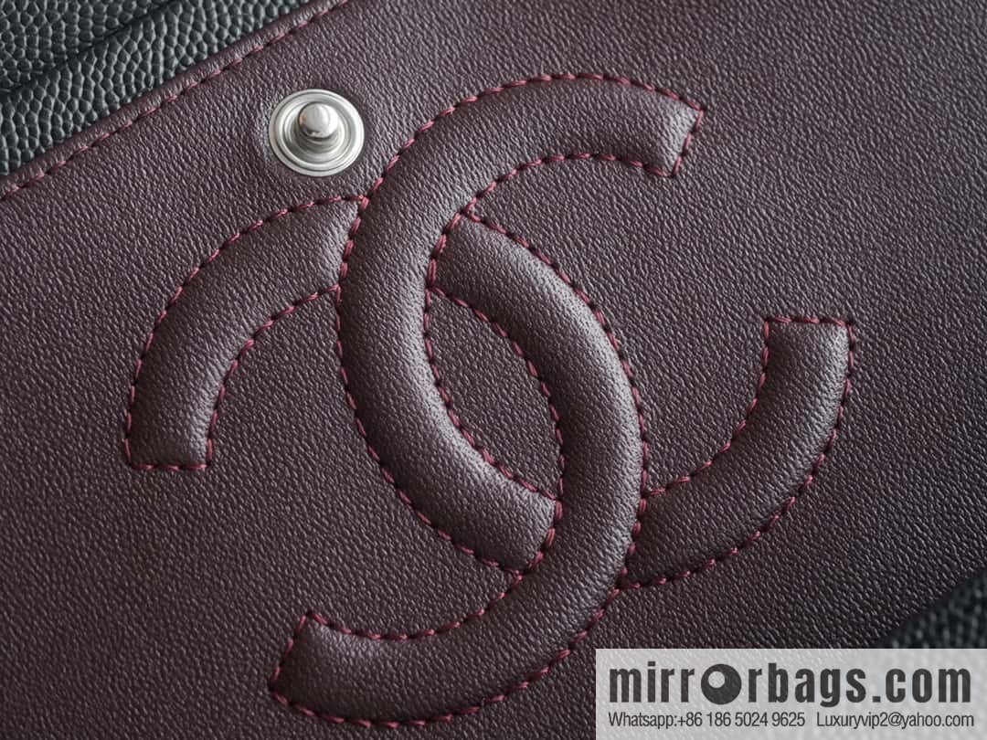 ℂ𝔽 𝗖𝗹𝗮𝘀𝘀𝗶𝗰 𝗙𝗹𝗮𝗽 | Original Caviar 🐂 Medium, Black Silver 🖤 A01112