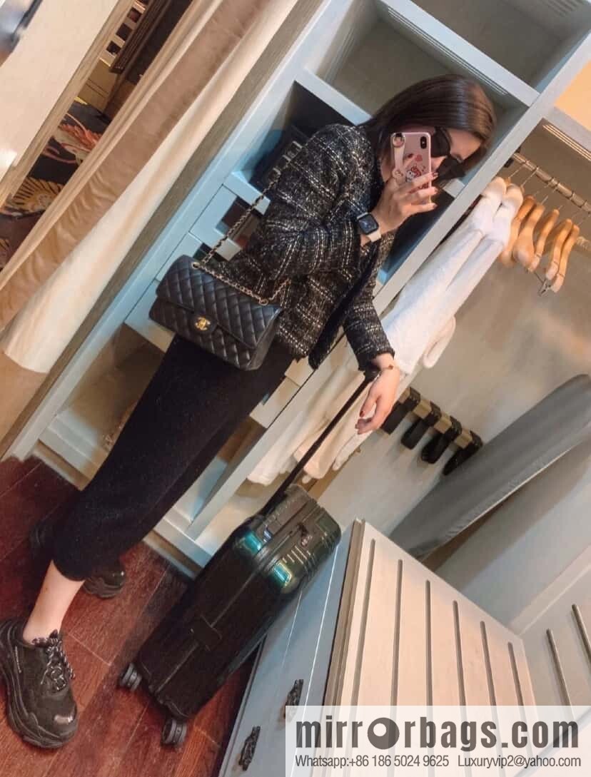 ℂ𝔽 𝗖𝗹𝗮𝘀𝘀𝗶𝗰 𝗙𝗹𝗮𝗽 | original caviar 🐂 medium, black gold 🖤 A01112