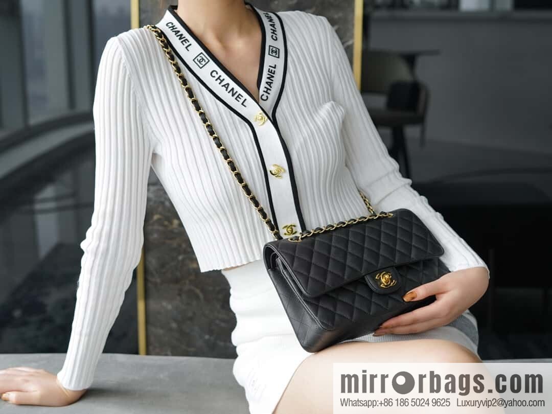 ℂ𝔽 𝗖𝗹𝗮𝘀𝘀𝗶𝗰 𝗙𝗹𝗮𝗽 | original caviar 🐂 medium, black gold 🖤 A01112