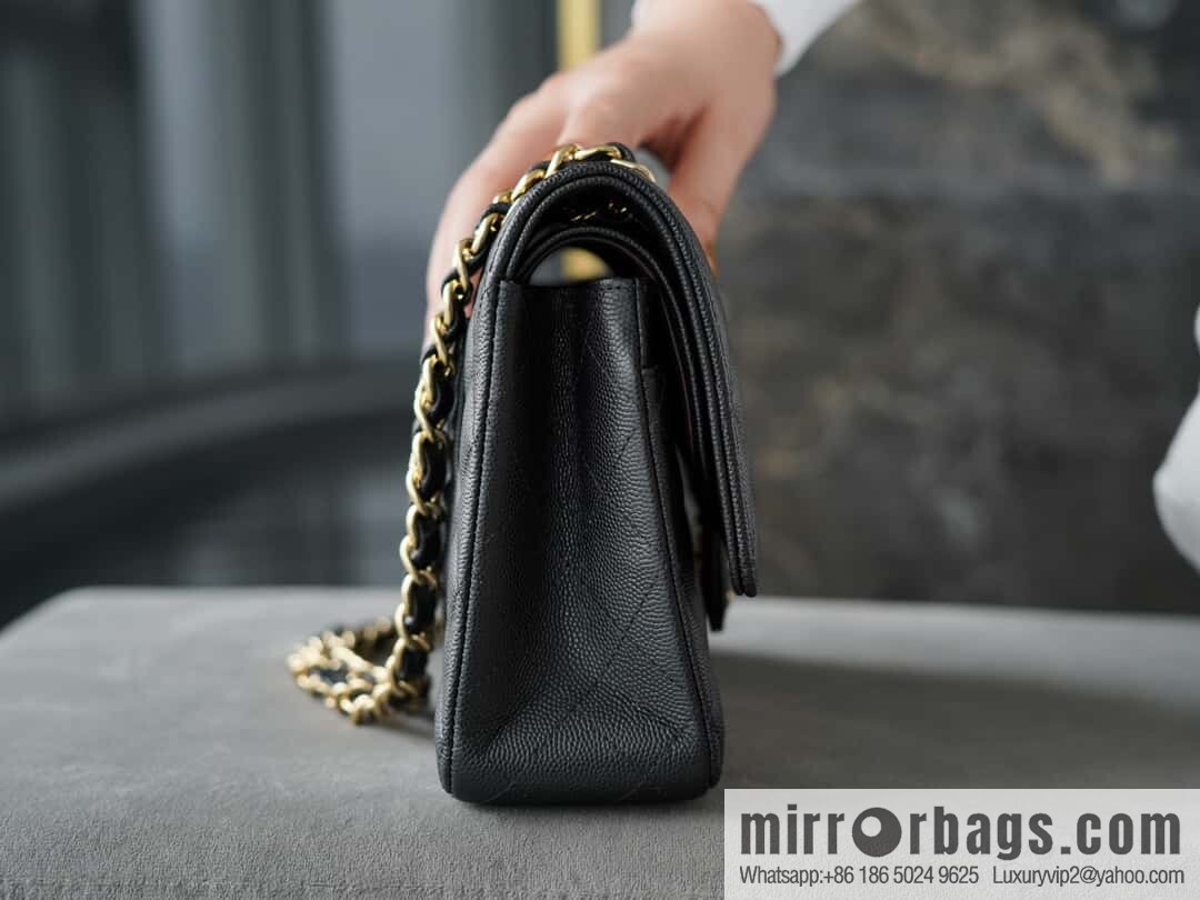 ℂ𝔽 𝗖𝗹𝗮𝘀𝘀𝗶𝗰 𝗙𝗹𝗮𝗽 | original caviar 🐂 medium, black gold 🖤 A01112