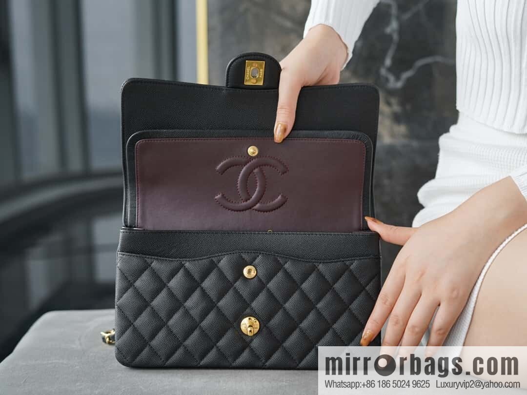 ℂ𝔽 𝗖𝗹𝗮𝘀𝘀𝗶𝗰 𝗙𝗹𝗮𝗽 | original caviar 🐂 medium, black gold 🖤 A01112