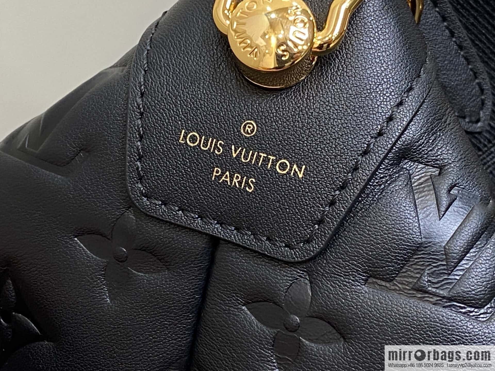 [Original order boutique] M12068 black, full leather chain bag Coussin Hobo MM handbag
