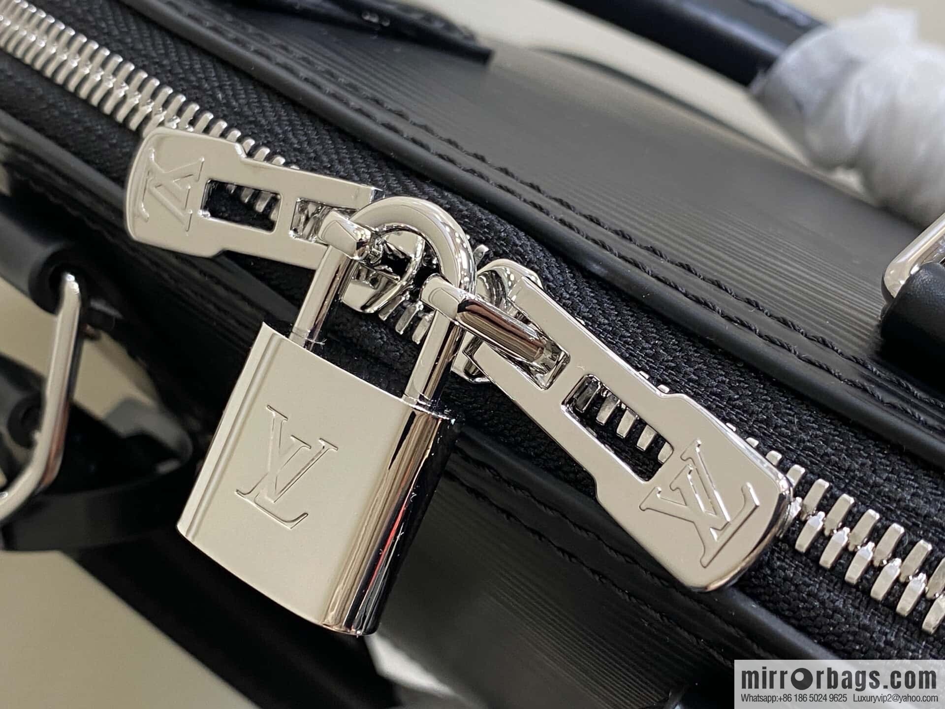 [Original order boutique] M24645 black, water ripple shell bag Sac Alma BB handbag