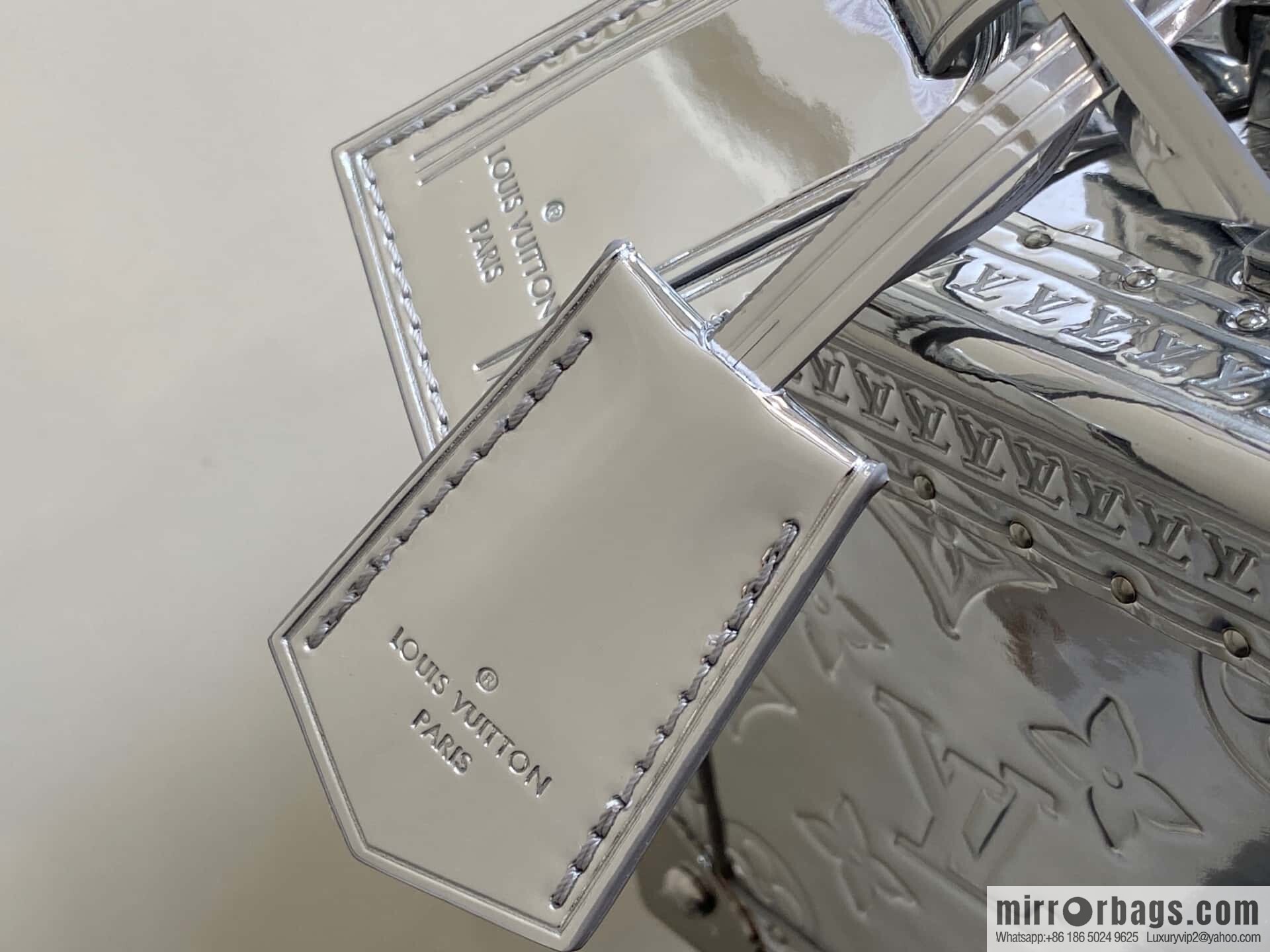 [Original order boutique] M45673 silver patent leather, box bag box series Coffret Trésor 20 hard case, in the 2021 spring and summer series