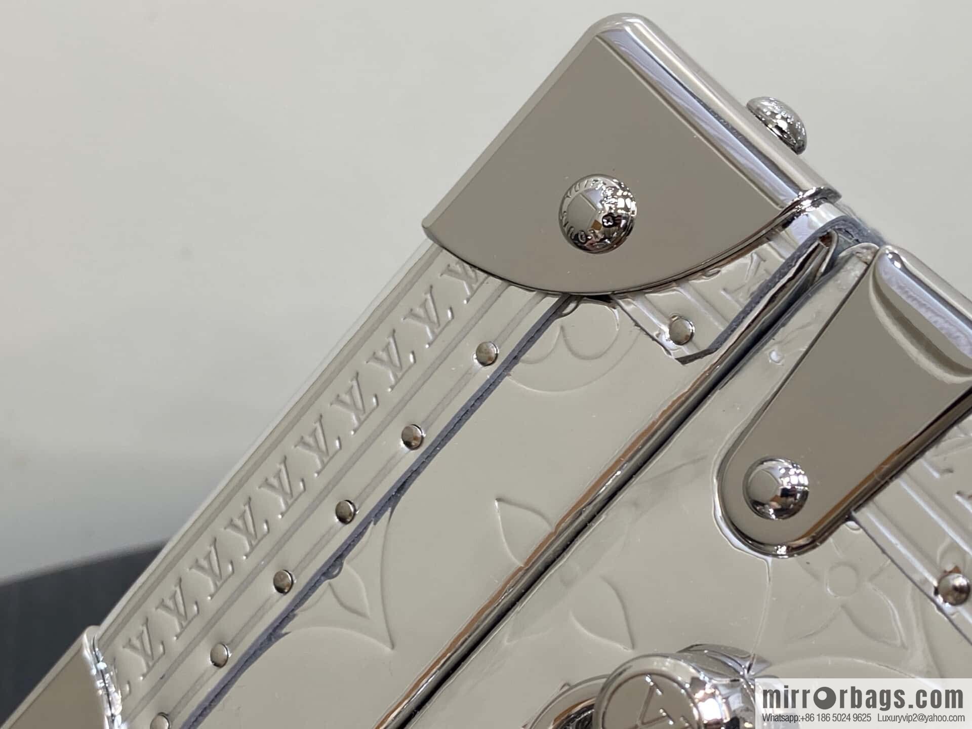 [Original order boutique] M45673 silver patent leather, box bag box series Coffret Trésor 20 hard case, in the 2021 spring and summer series