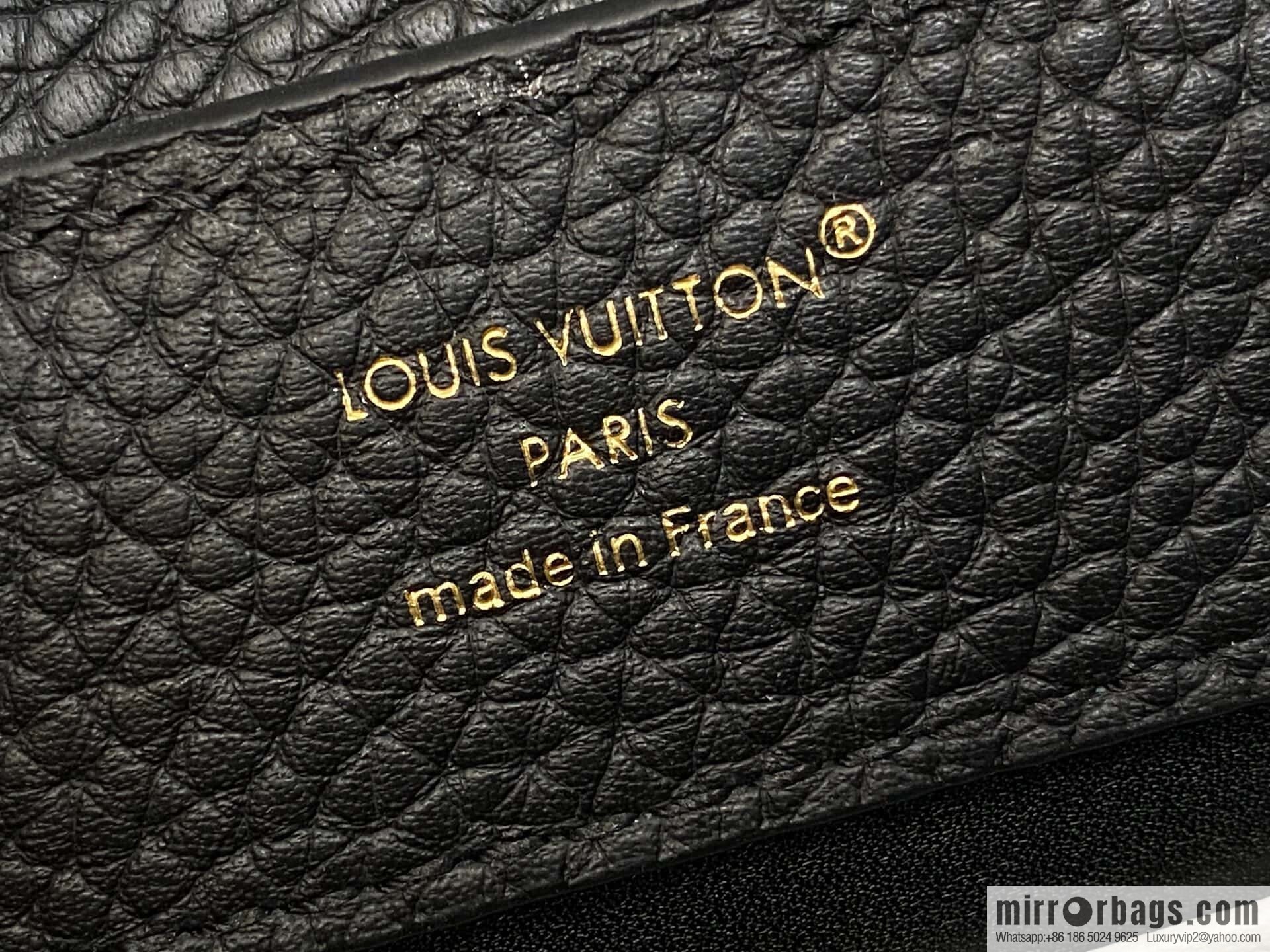[Original order boutique] M12345 black full leather cap that English model, this Capucines mini handbag