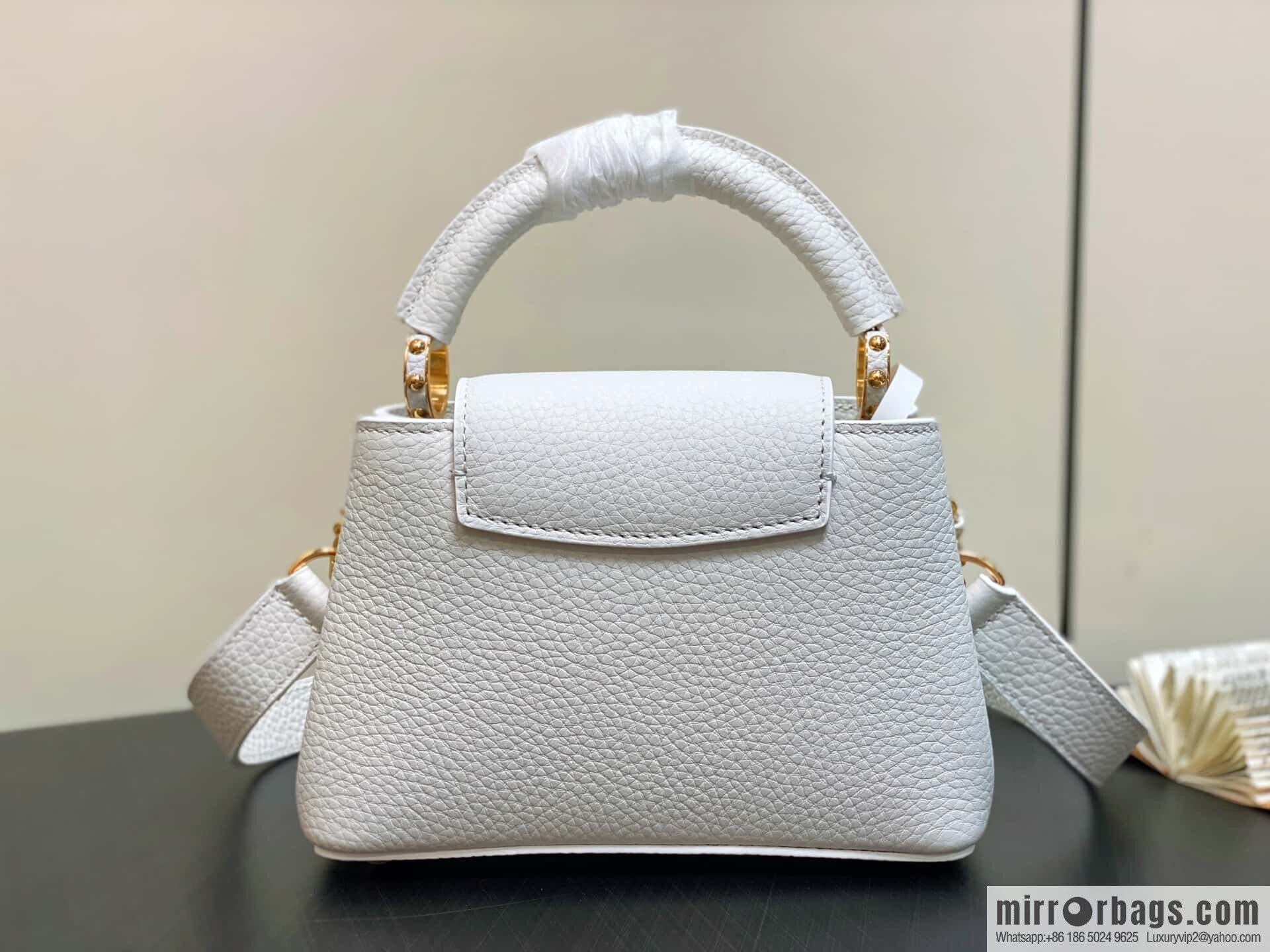 [Original order boutique] M12279 white full leather cap, this Capucines mini handbag