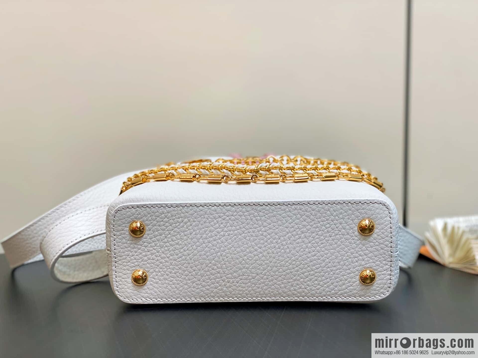 [Original order boutique] M12279 white full leather cap, this Capucines mini handbag