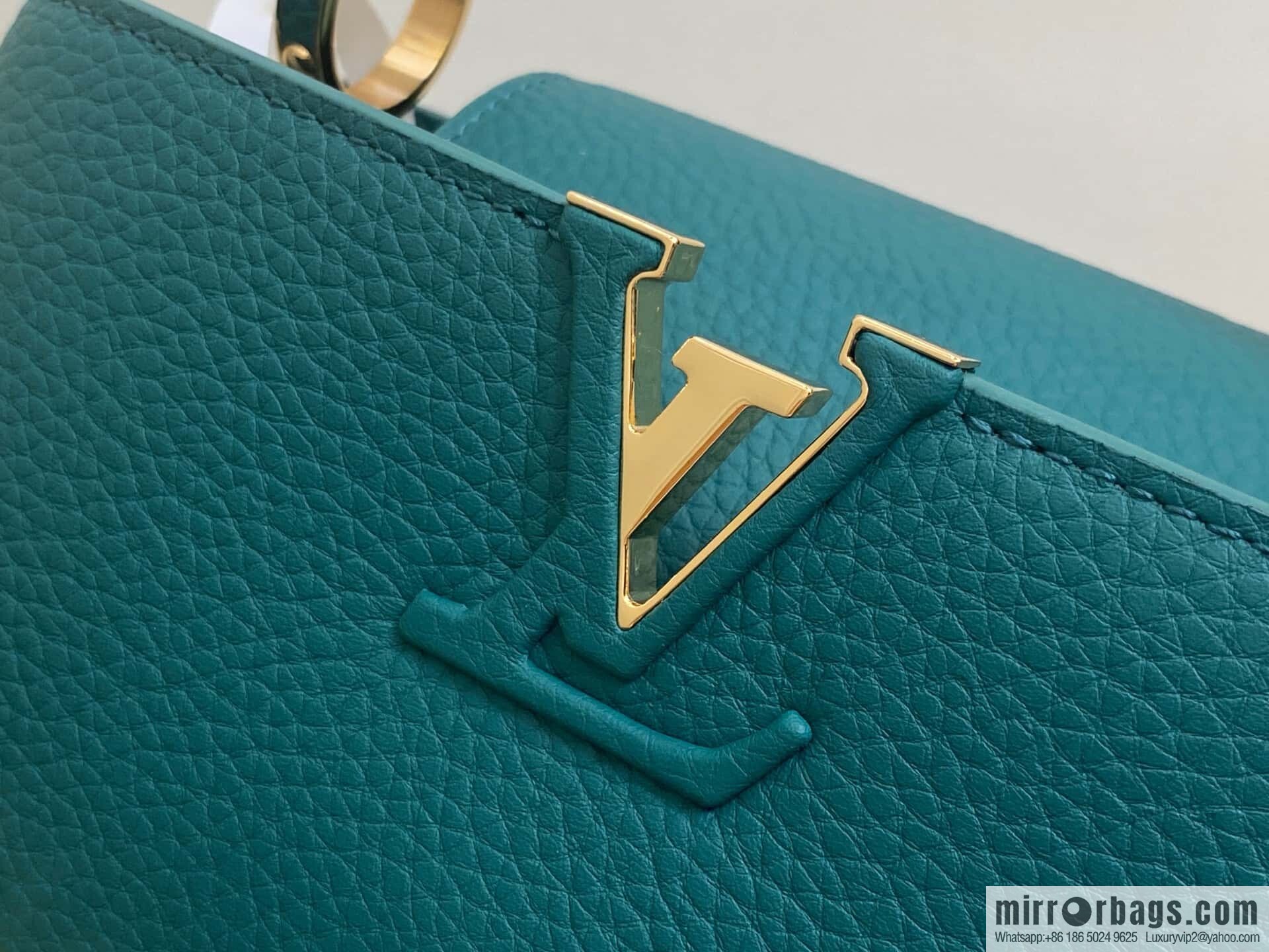 [Original order boutique] M11906 green, full leather cap, this Capucines BB handbag