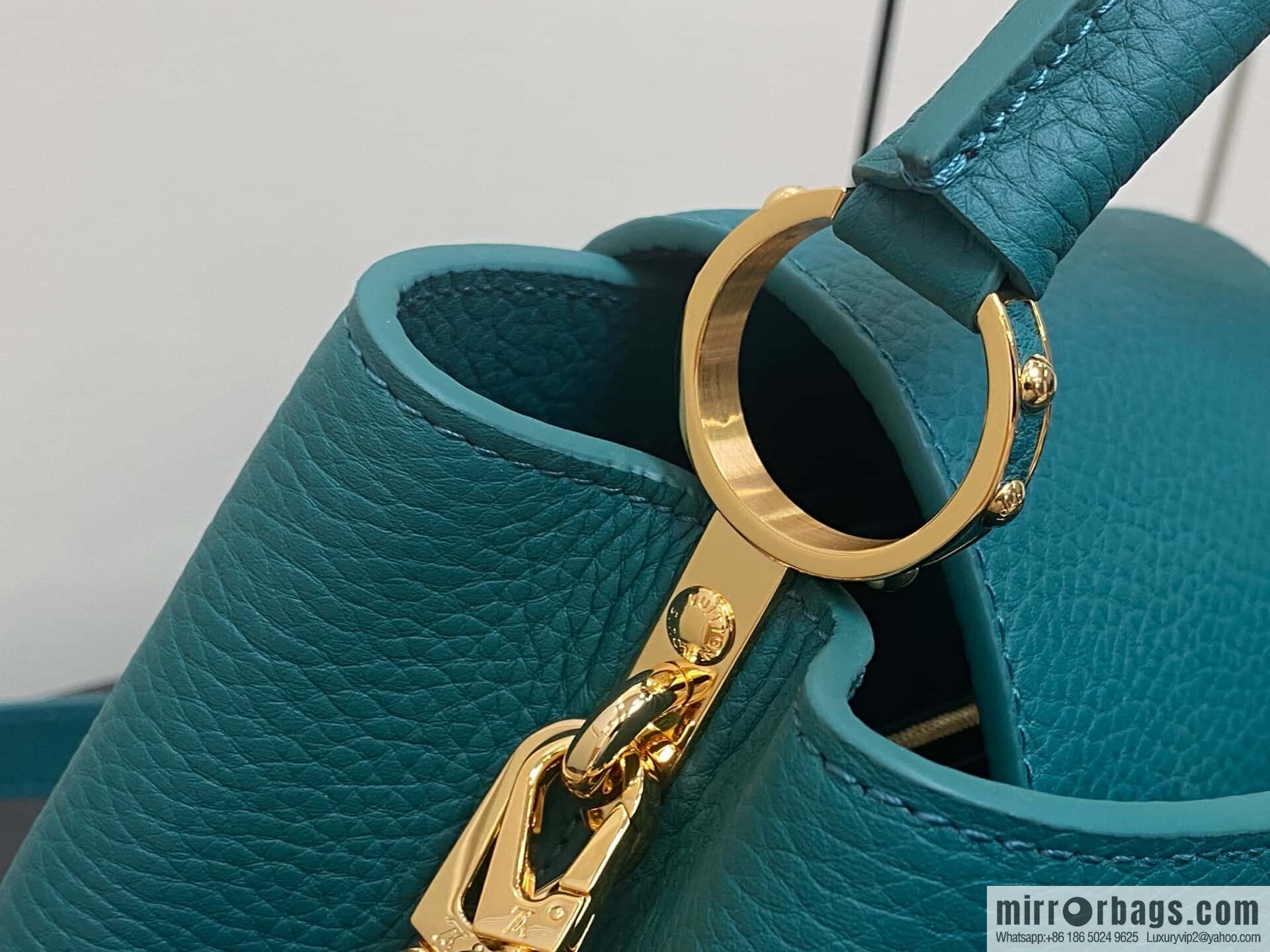 [Original order boutique] M11906 green, full leather cap, this Capucines BB handbag