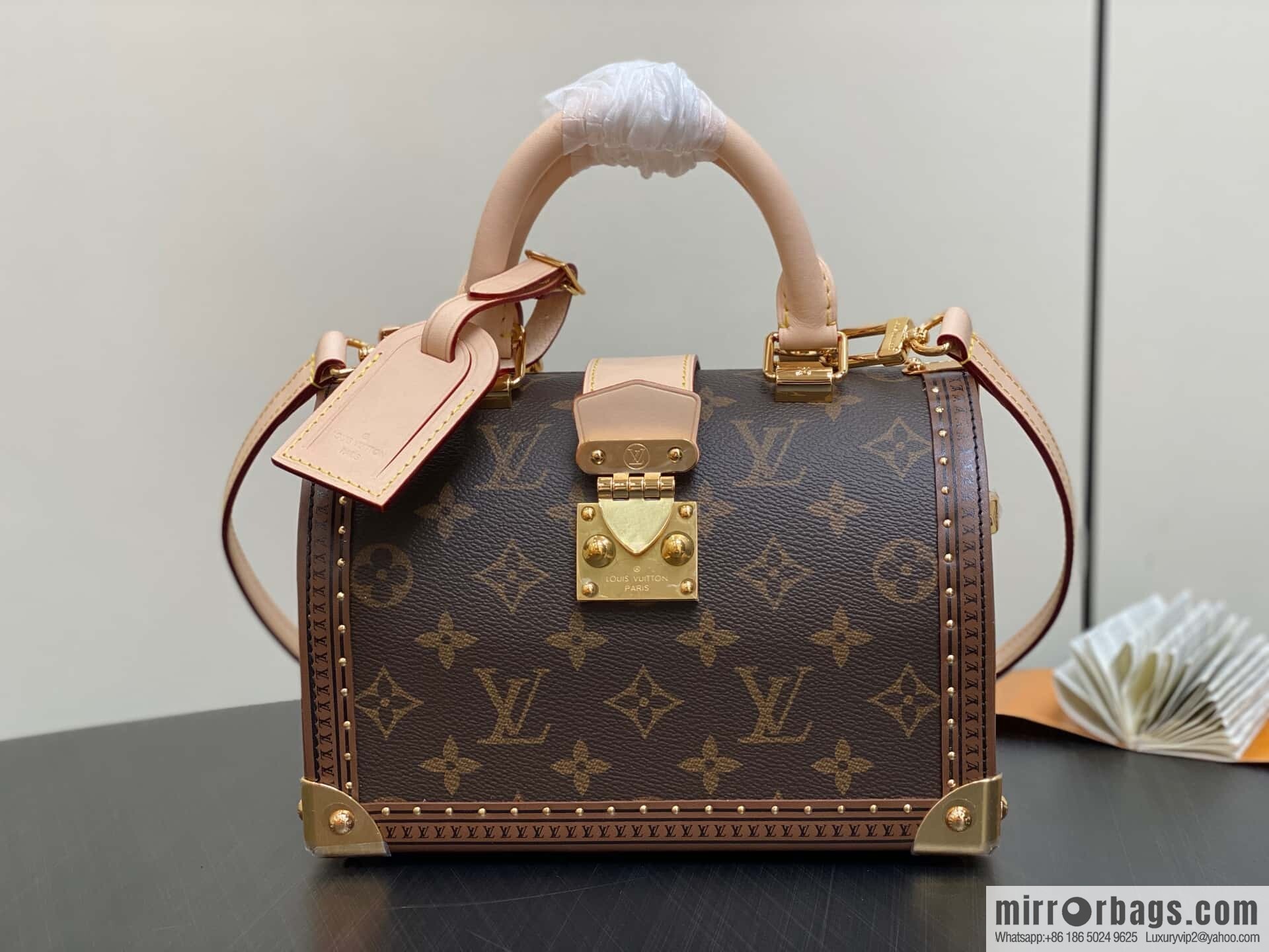 [Original order boutique] M11154 presbyopia, box hard box, this Iconic Speedy 20 handbag.