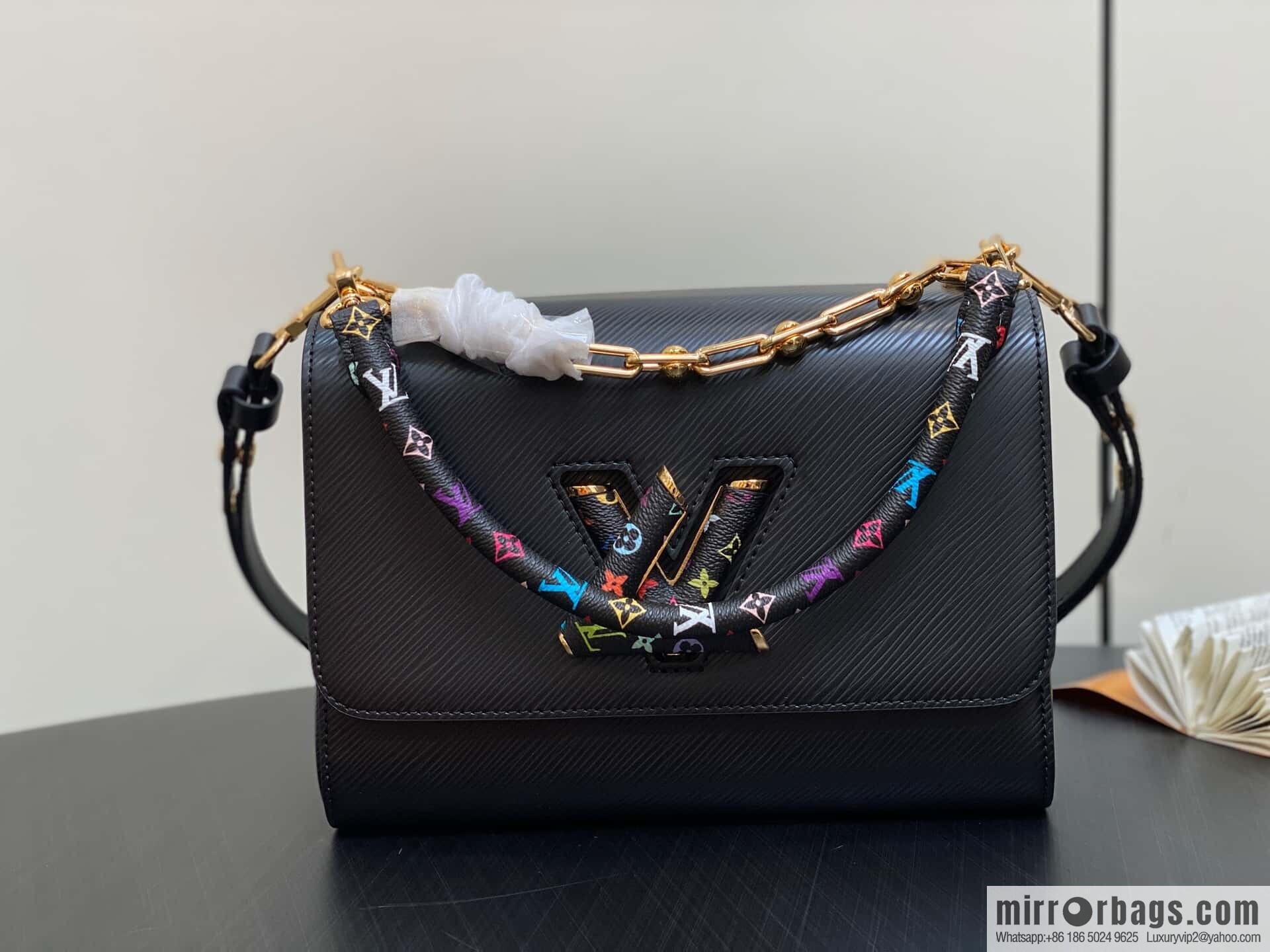 [Original order boutique] M13243 black color, black water ripple, the new LV x TM TWIST SLIM medium handbag of the season