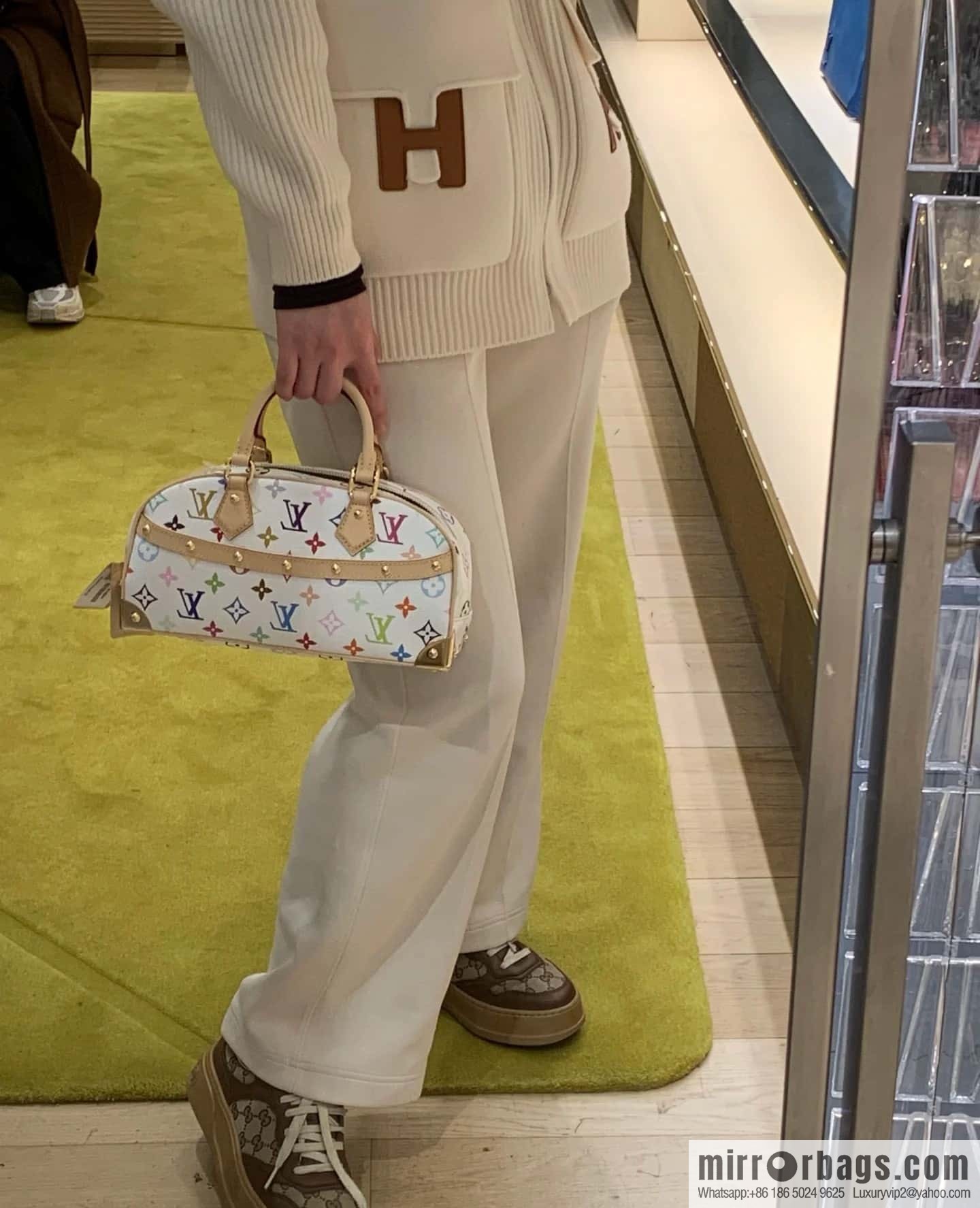 [Original order boutique] M13084 white color, bowling LV X TM HANDBAG EAST WEST handbag
