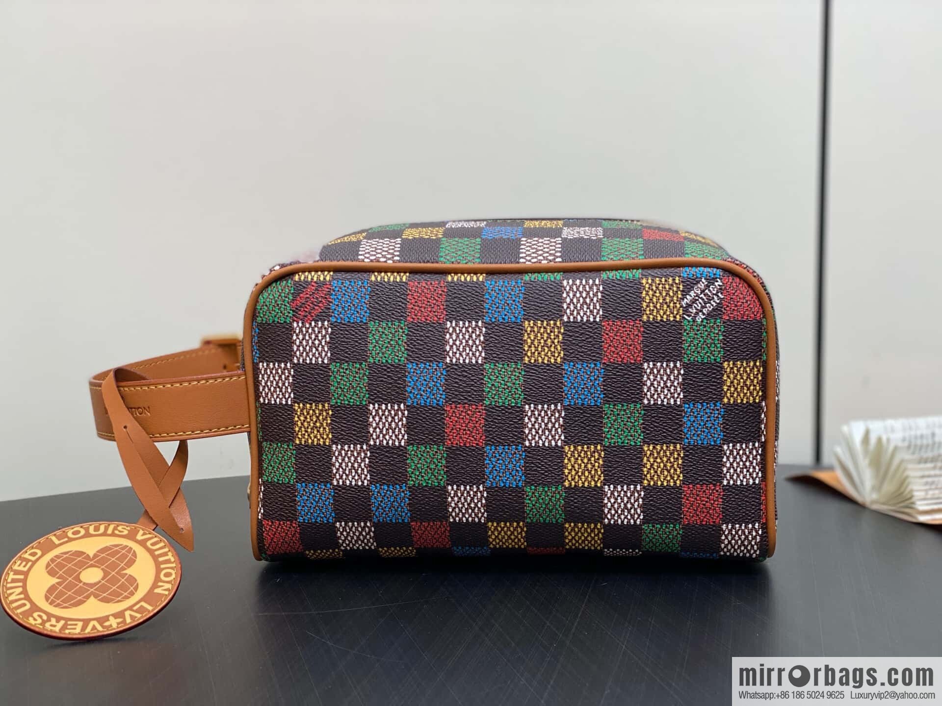 [Original order boutique] M00151 cosmetic bag, toilet bag, this Locker Dopp Kit toilet bag.