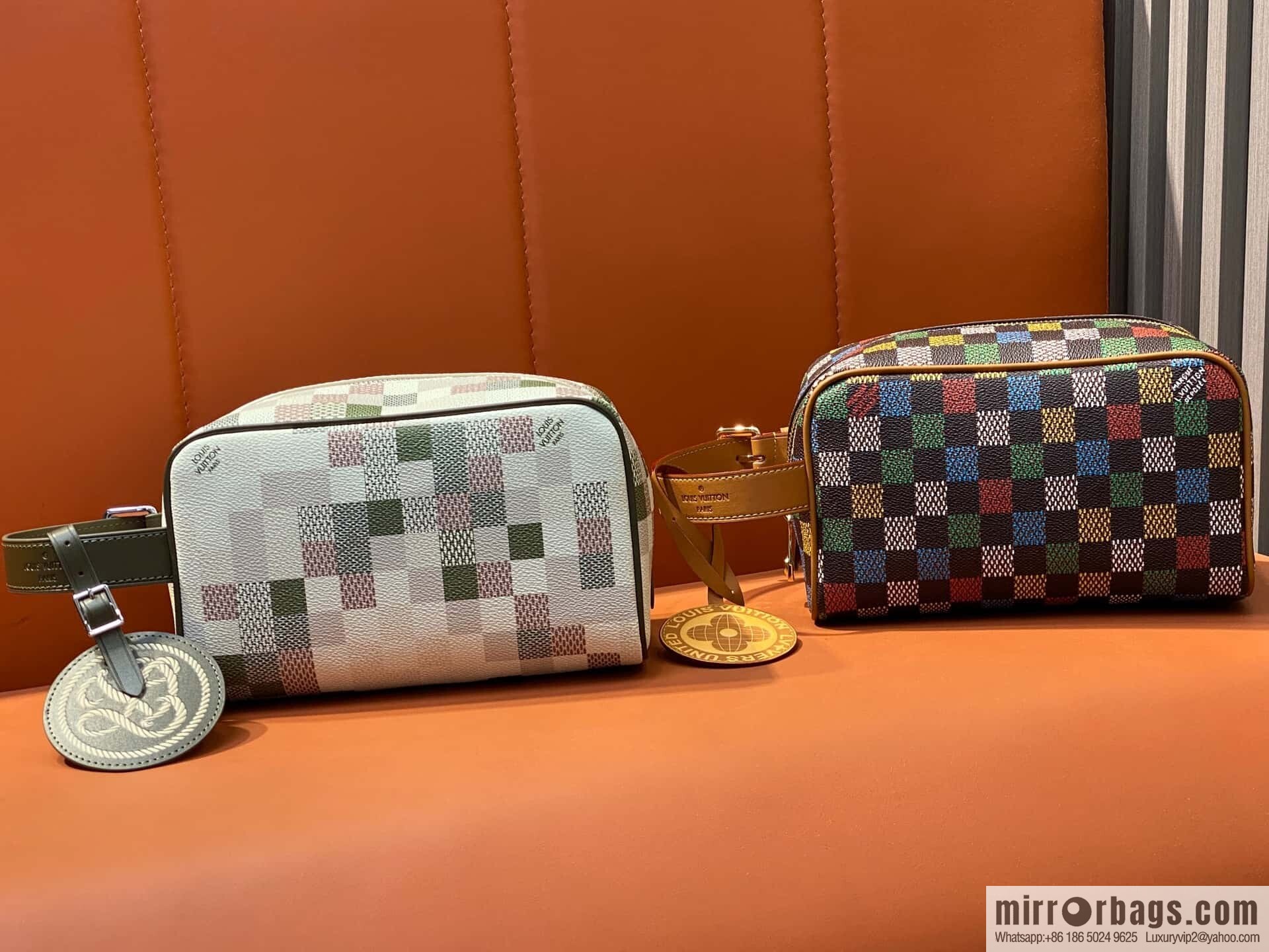 [Original order boutique] M00112 cosmetic bag, toilet bag, special model for the Year of the Snake, this Locker Dopp Kit toilet bag.