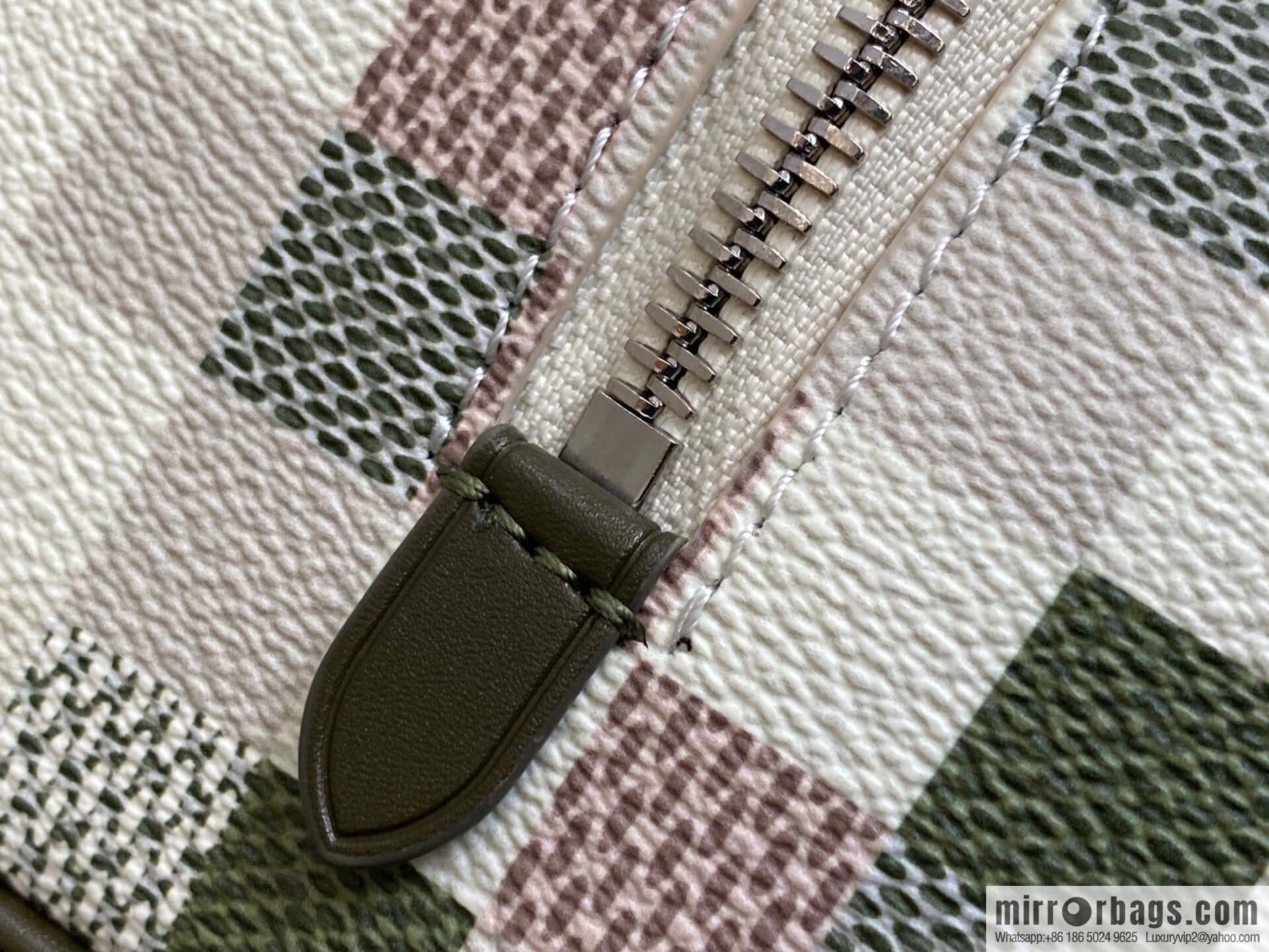 [Original order boutique] M00112 cosmetic bag, toilet bag, special model for the Year of the Snake, this Locker Dopp Kit toilet bag.