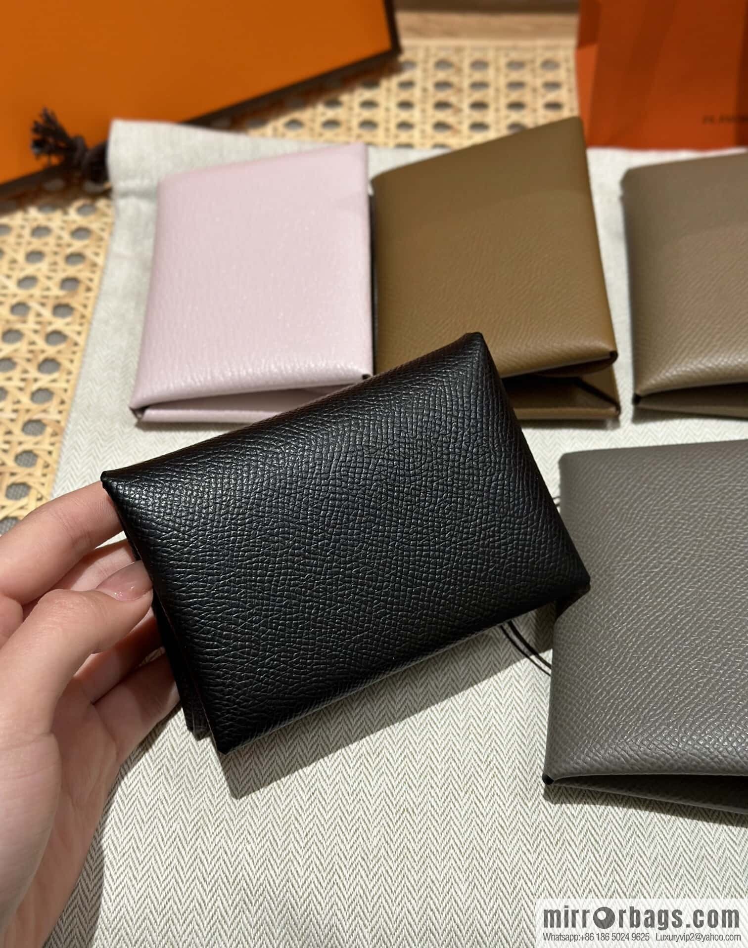 Calvi Duo short card bag, change bag, black, H044164CK18.