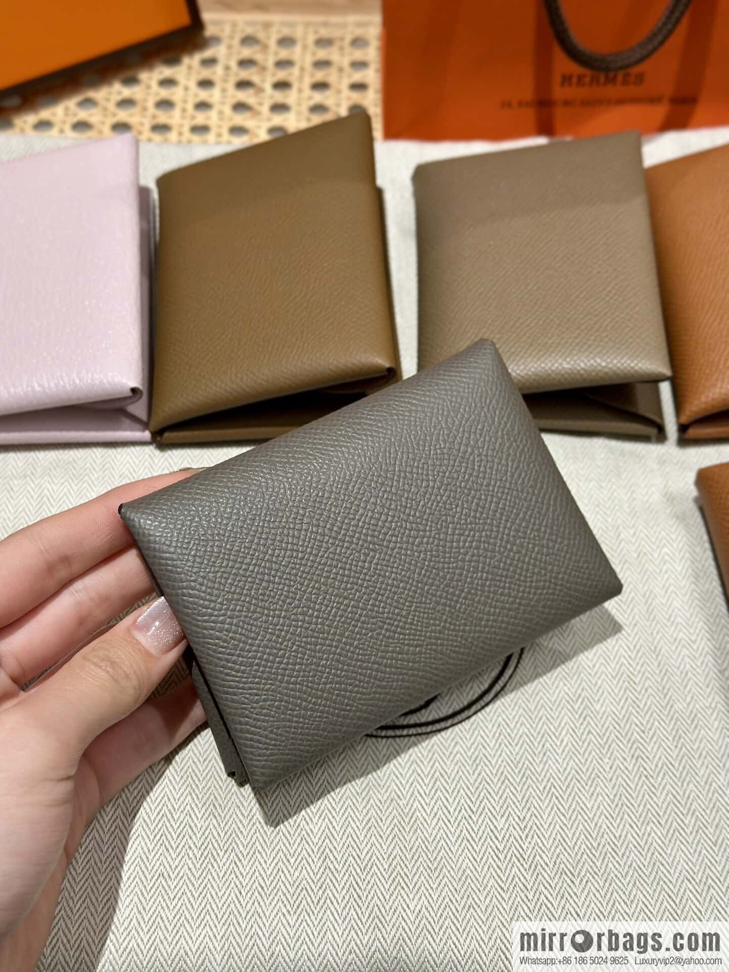 Calvi card bag H083674CKI2 change bag, tin ash.