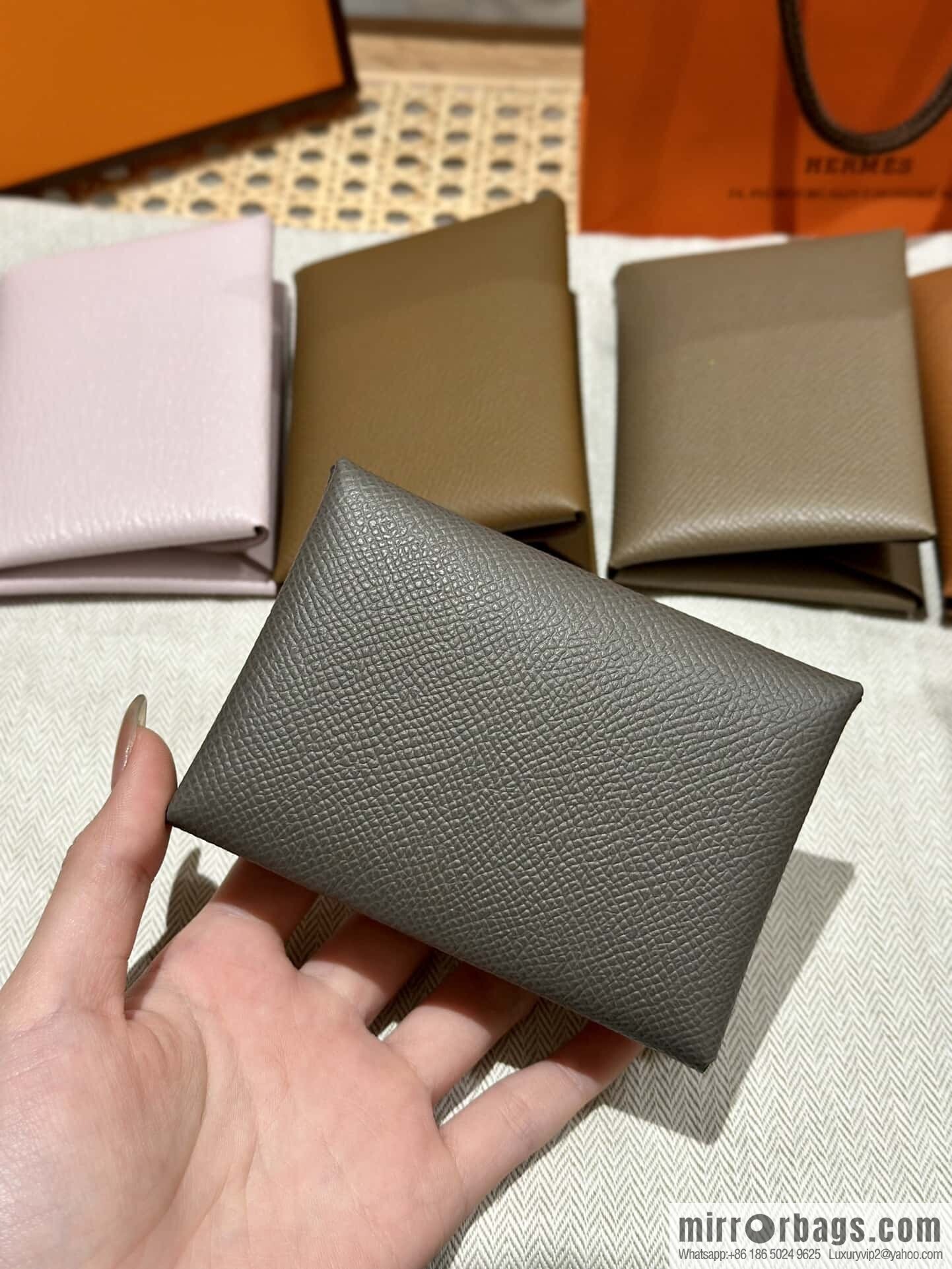 Calvi card bag H083674CKI2 change bag, tin ash.