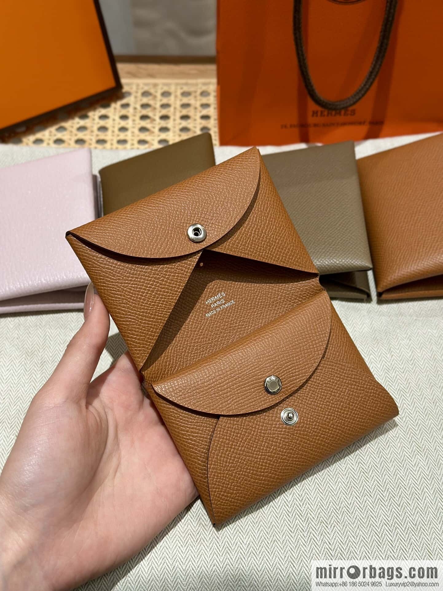 Calvi card bag H083674CKI2 change bag, gold brown.