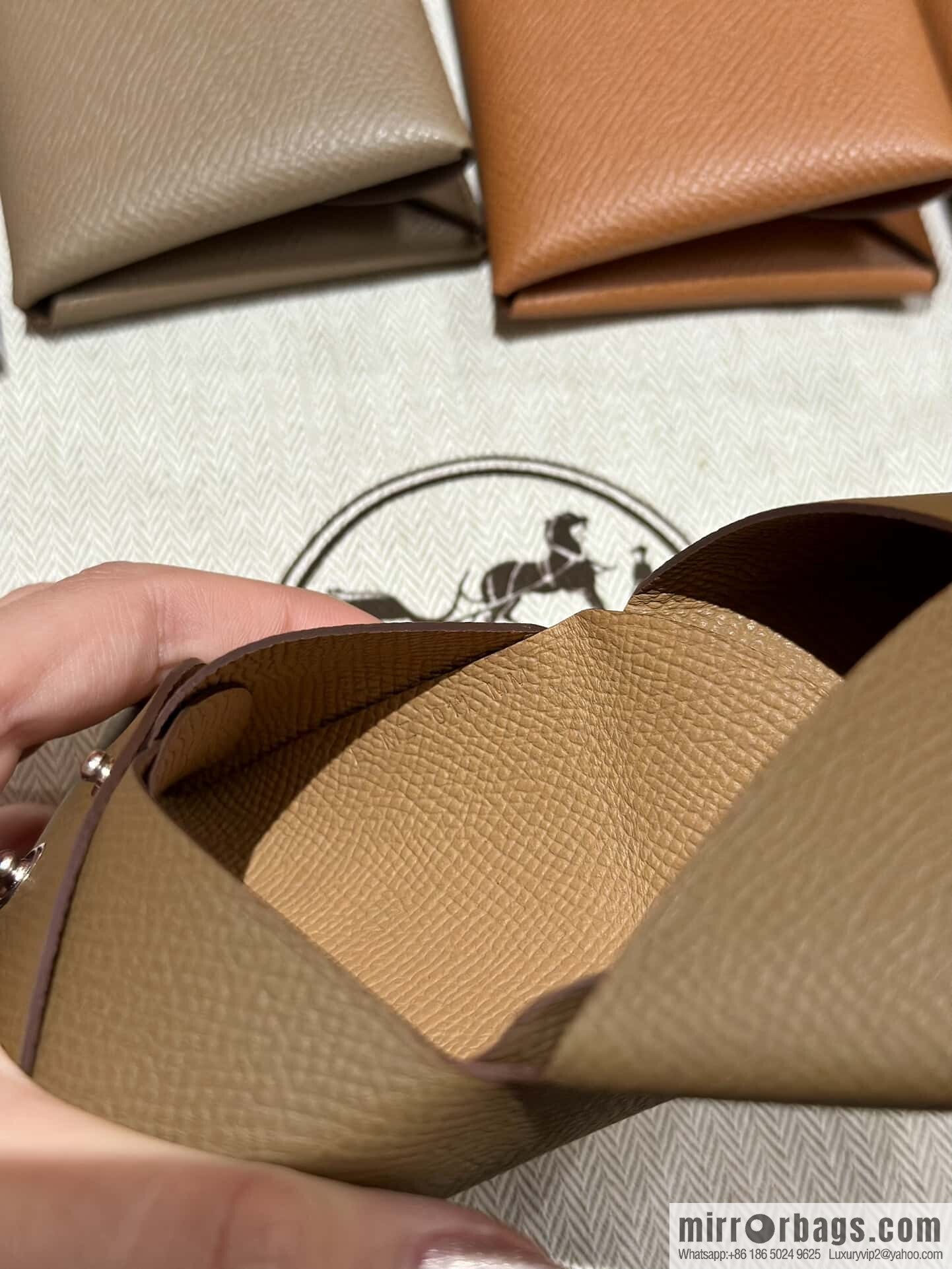 Calvi card bag H083674CKI2 change bag, chestnut cookie color