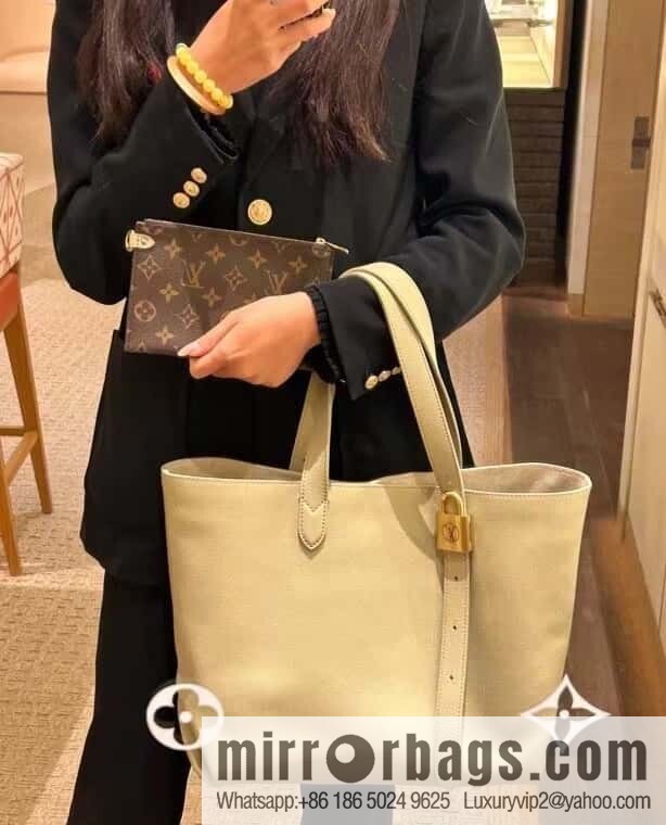 LV M25343 Low Key Cabas MM