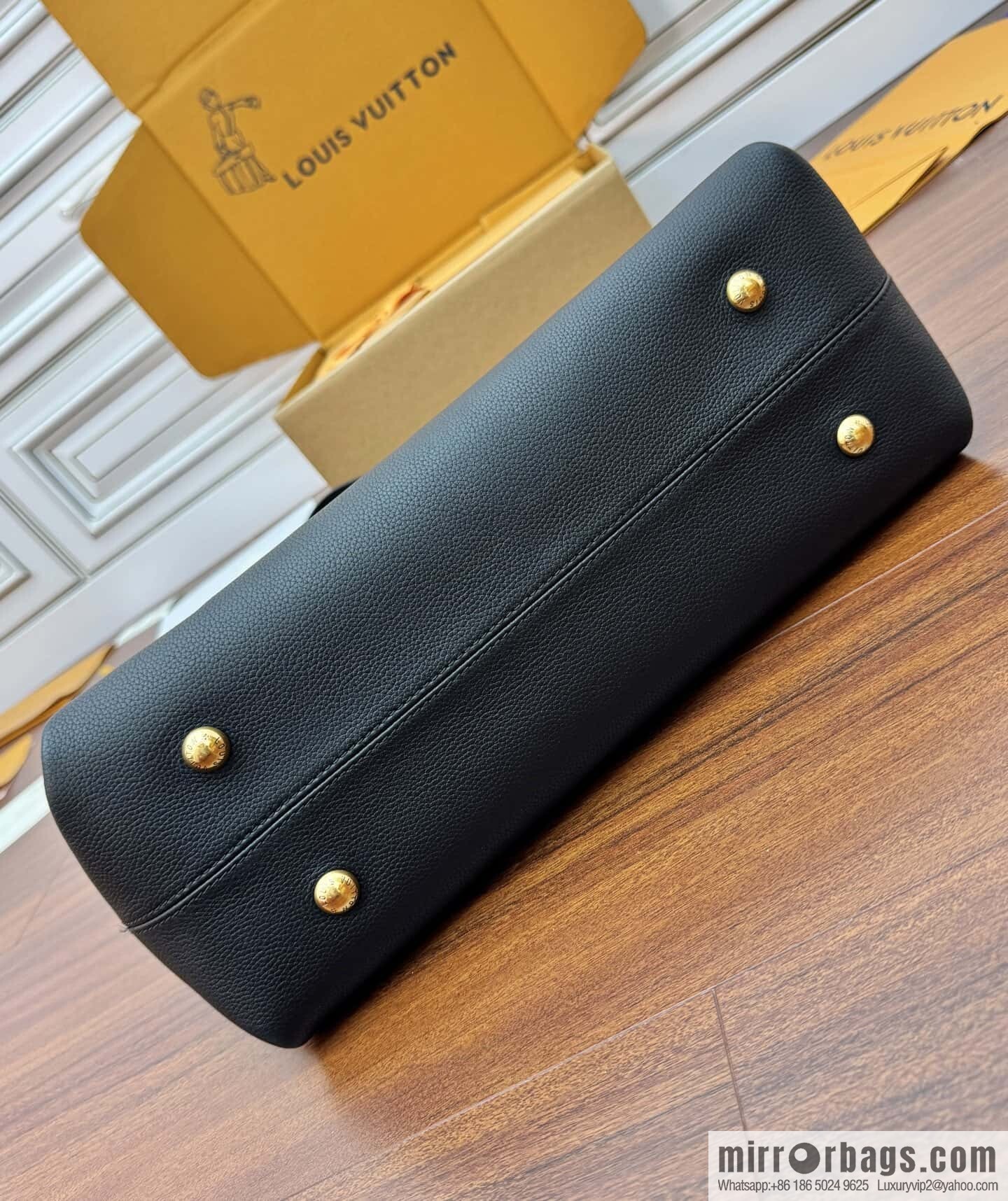 LV M25341 Low Key Cabas MM