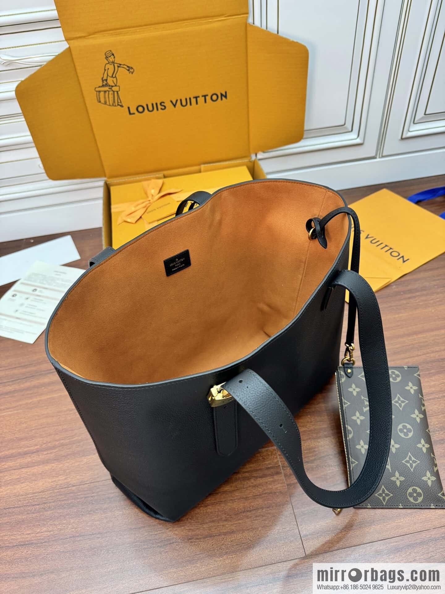 LV M25341 Low Key Cabas MM