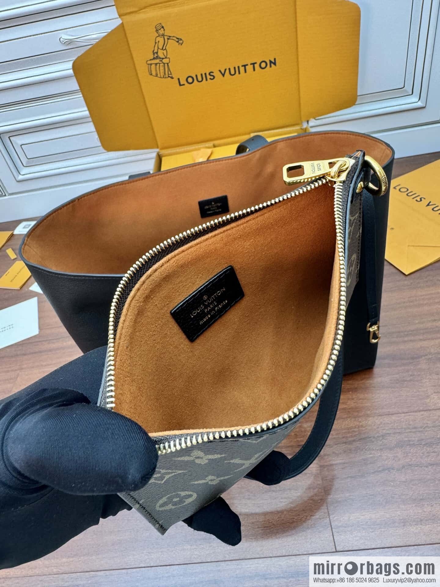 LV M25341 Low Key Cabas MM