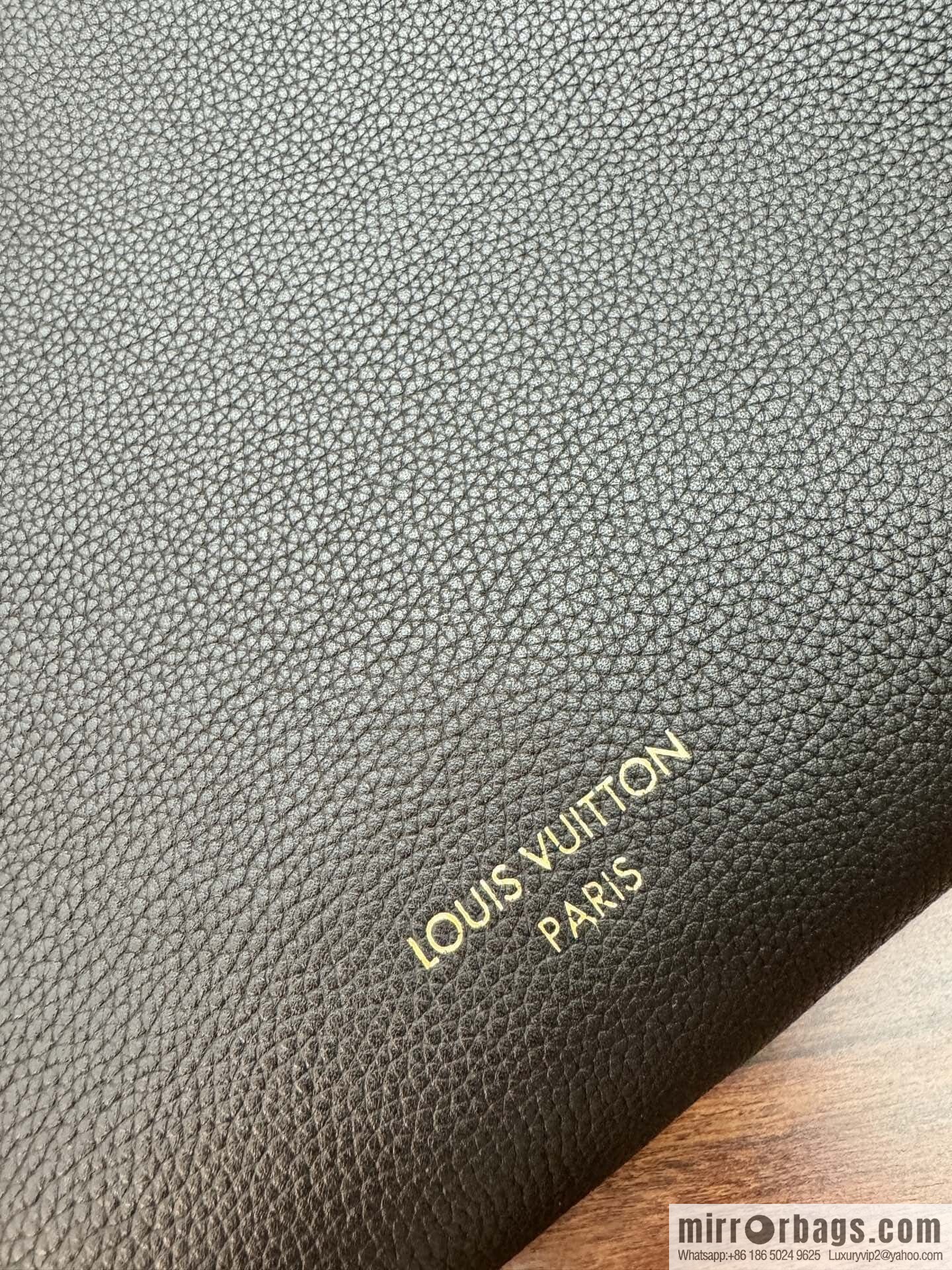 LV M25341 Low Key Cabas MM