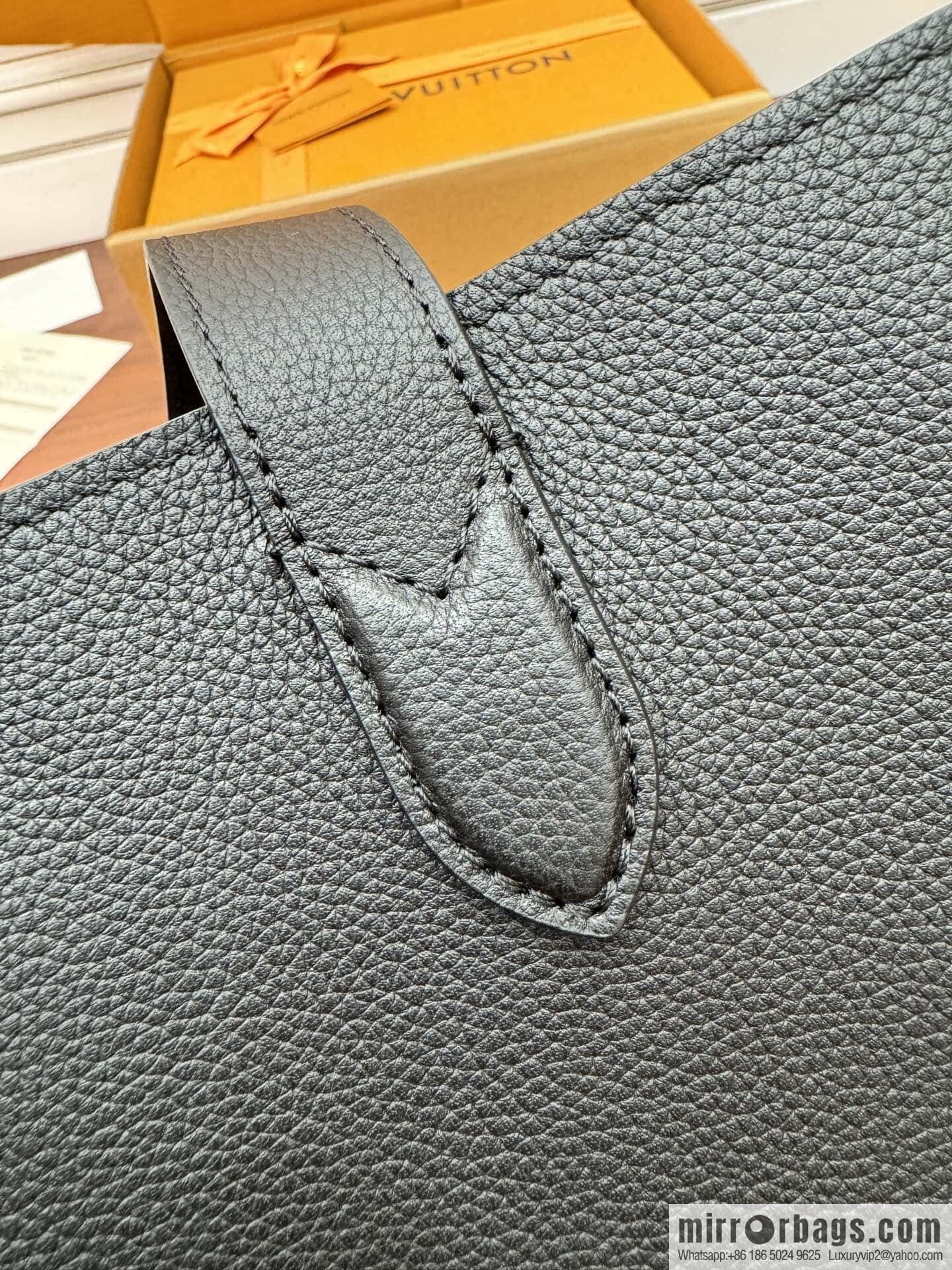 LV M25341 Low Key Cabas MM