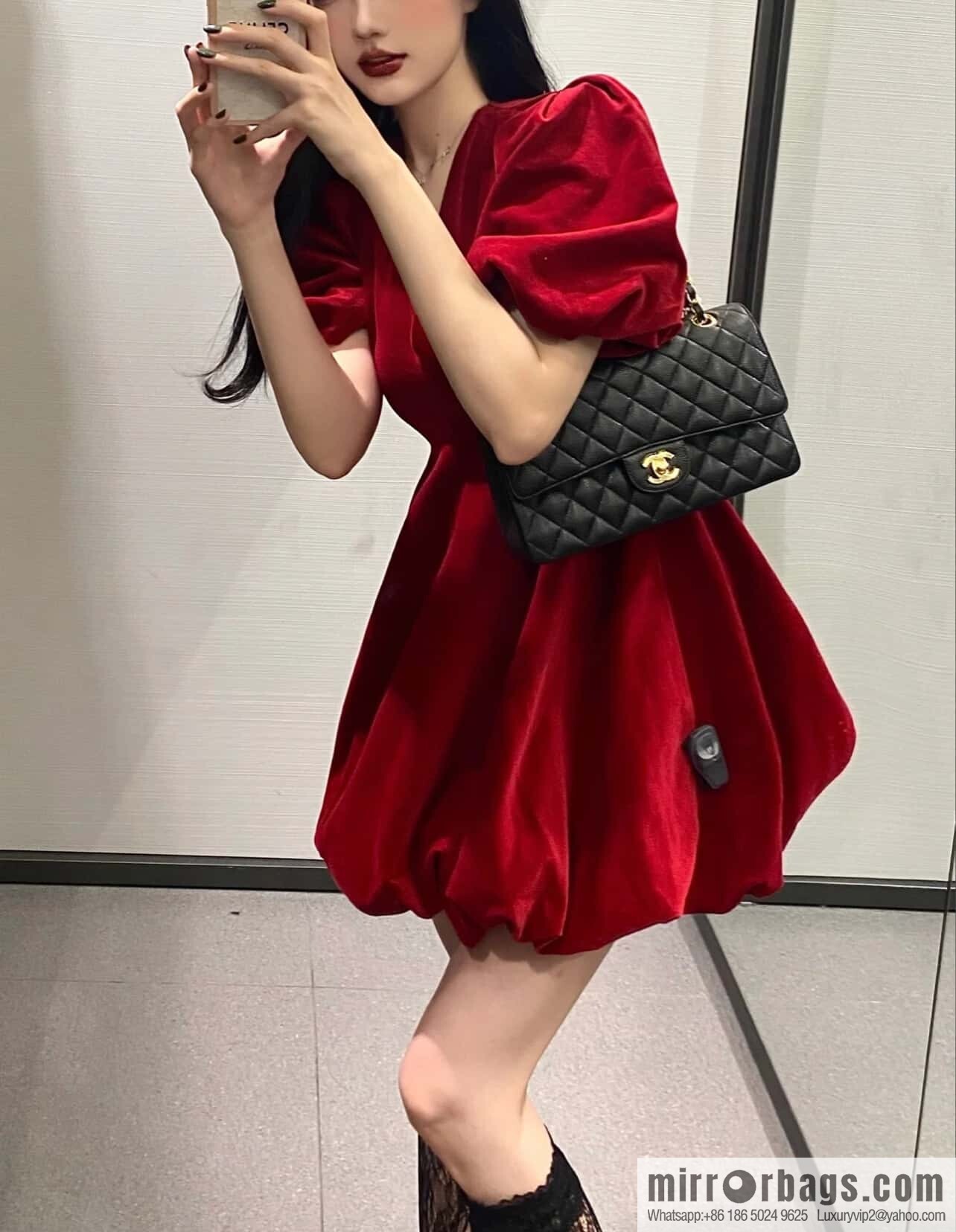 ℂ𝔽 𝗖𝗹𝗮𝘀𝘀𝗶𝗰 𝗙𝗹𝗮𝗽 | Original Litchi Pattern 🐂 Medium, Black Gold 🖤 A01112