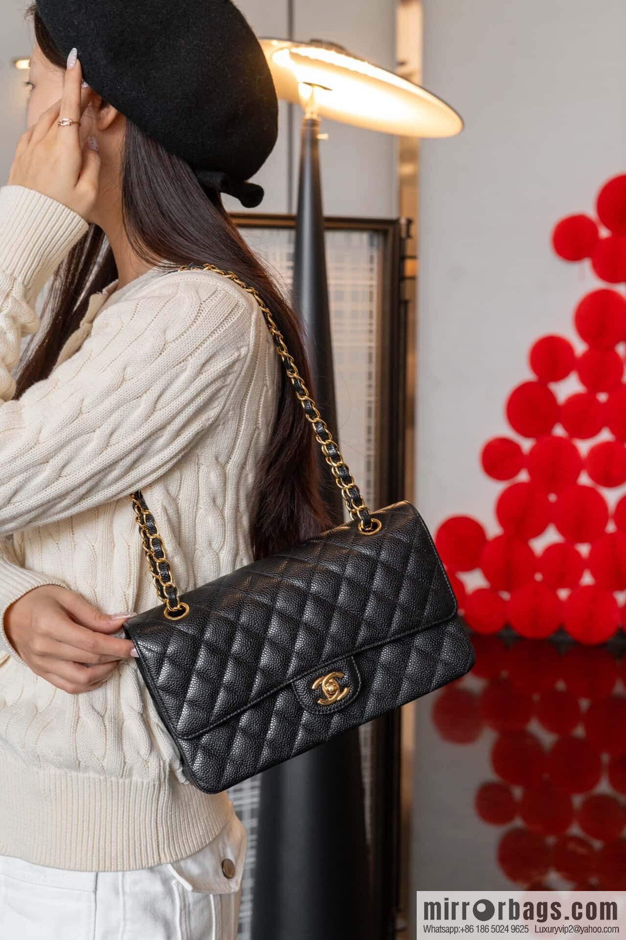 ℂ𝔽 𝗖𝗹𝗮𝘀𝘀𝗶𝗰 𝗙𝗹𝗮𝗽 | Original Litchi Pattern 🐂 Medium, Black Gold 🖤 A01112