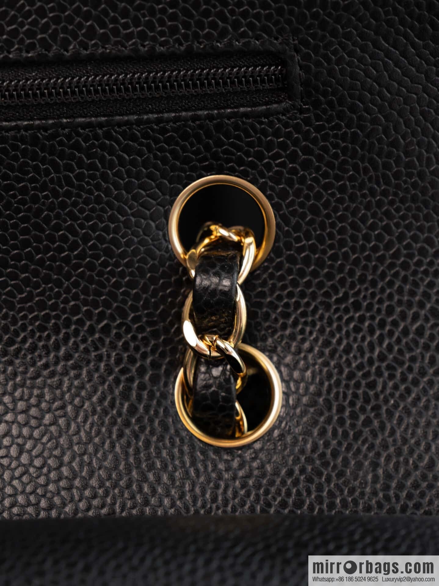 ℂ𝔽 𝗖𝗹𝗮𝘀𝘀𝗶𝗰 𝗙𝗹𝗮𝗽 | Original Litchi Pattern 🐂 Medium, Black Gold 🖤 A01112