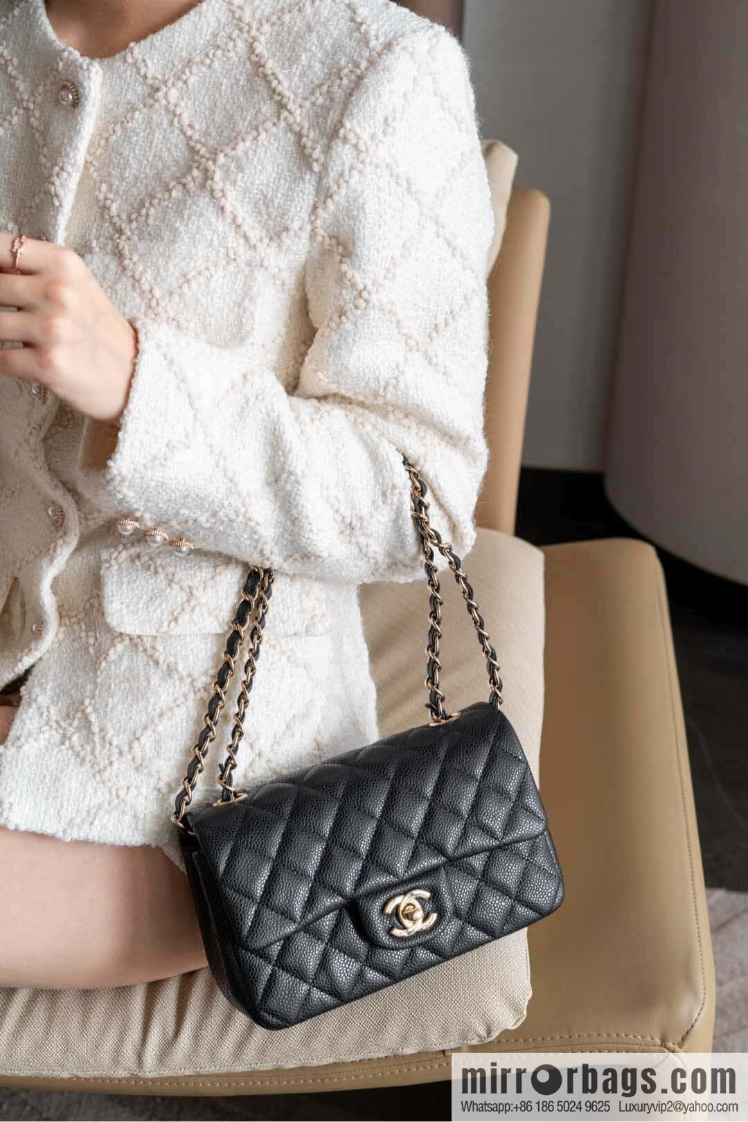 ℂ𝔽 𝗖𝗹𝗮𝘀𝘀𝗶𝗰 𝗙𝗹𝗮𝗽 | genuine leather litchi pattern black gold 🖤 A01116