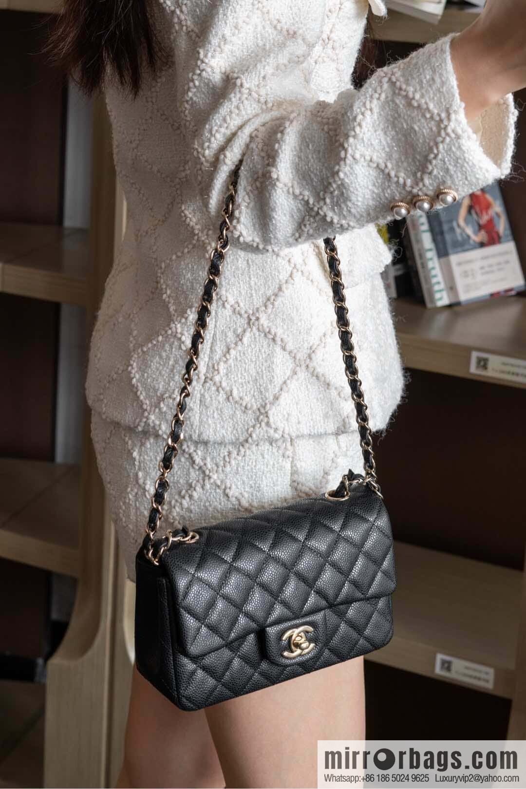 ℂ𝔽 𝗖𝗹𝗮𝘀𝘀𝗶𝗰 𝗙𝗹𝗮𝗽 | genuine leather litchi pattern black gold 🖤 A01116