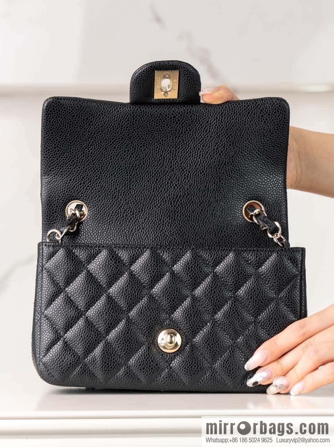 ℂ𝔽 𝗖𝗹𝗮𝘀𝘀𝗶𝗰 𝗙𝗹𝗮𝗽 | genuine leather litchi pattern black gold 🖤 A01116