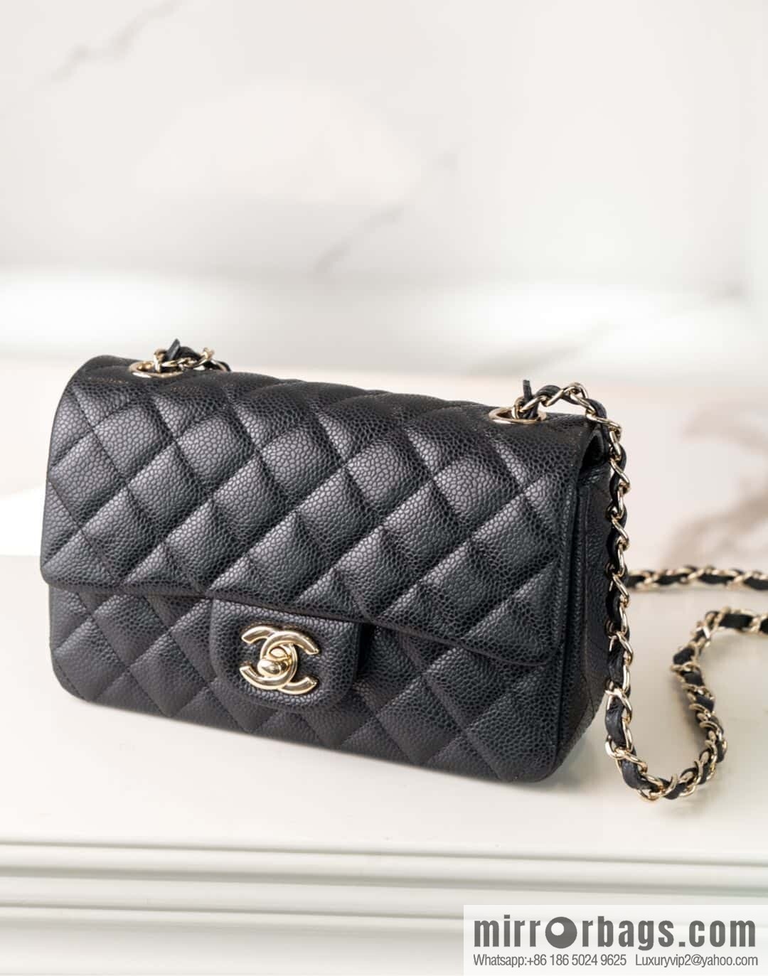 ℂ𝔽 𝗖𝗹𝗮𝘀𝘀𝗶𝗰 𝗙𝗹𝗮𝗽 | genuine leather litchi pattern black gold 🖤 A01116