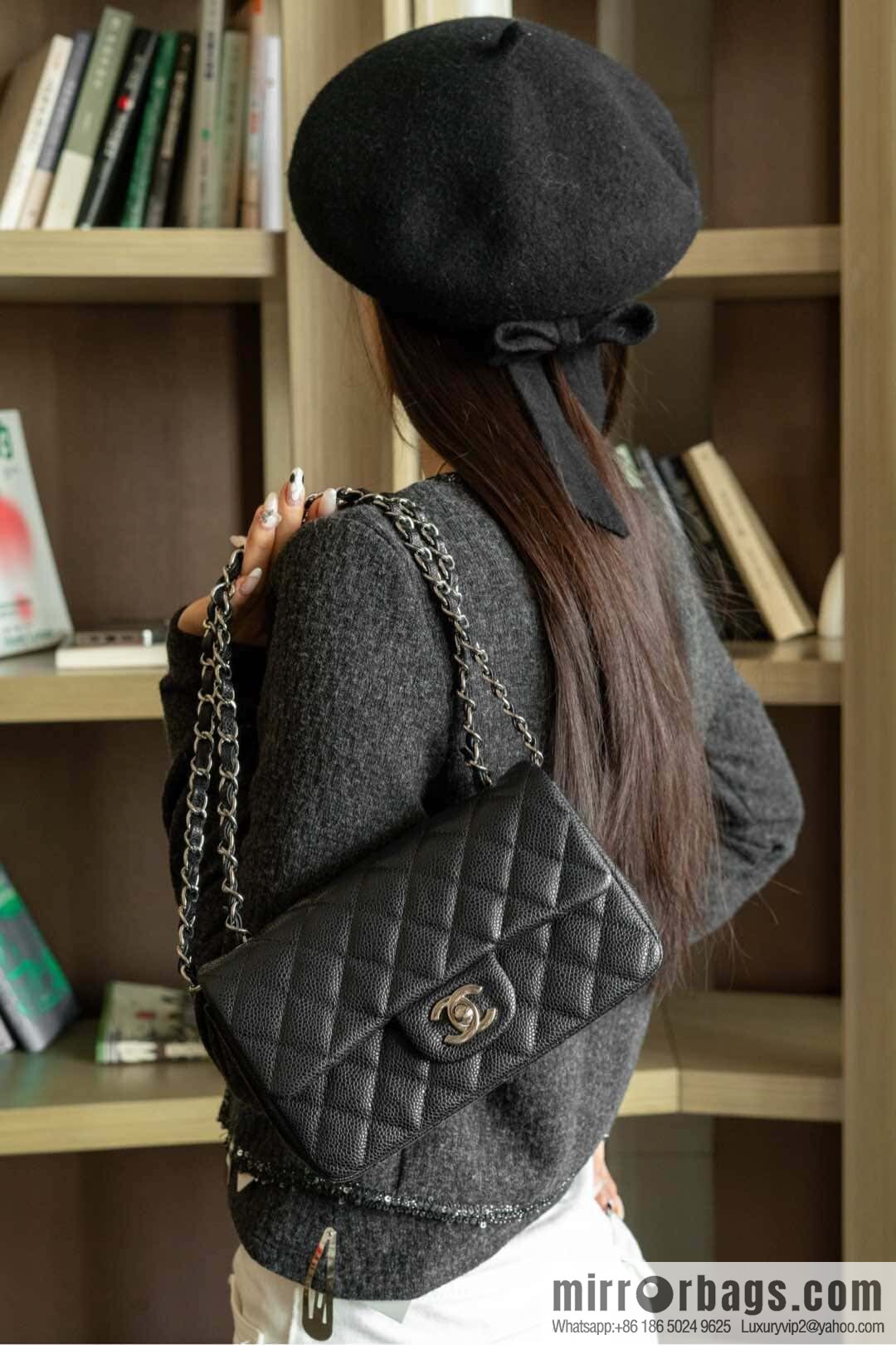 ℂ𝔽 𝗖𝗹𝗮𝘀𝘀𝗶𝗰 𝗙𝗹𝗮𝗽 | genuine leather litchi pattern black silver 🖤 A01116