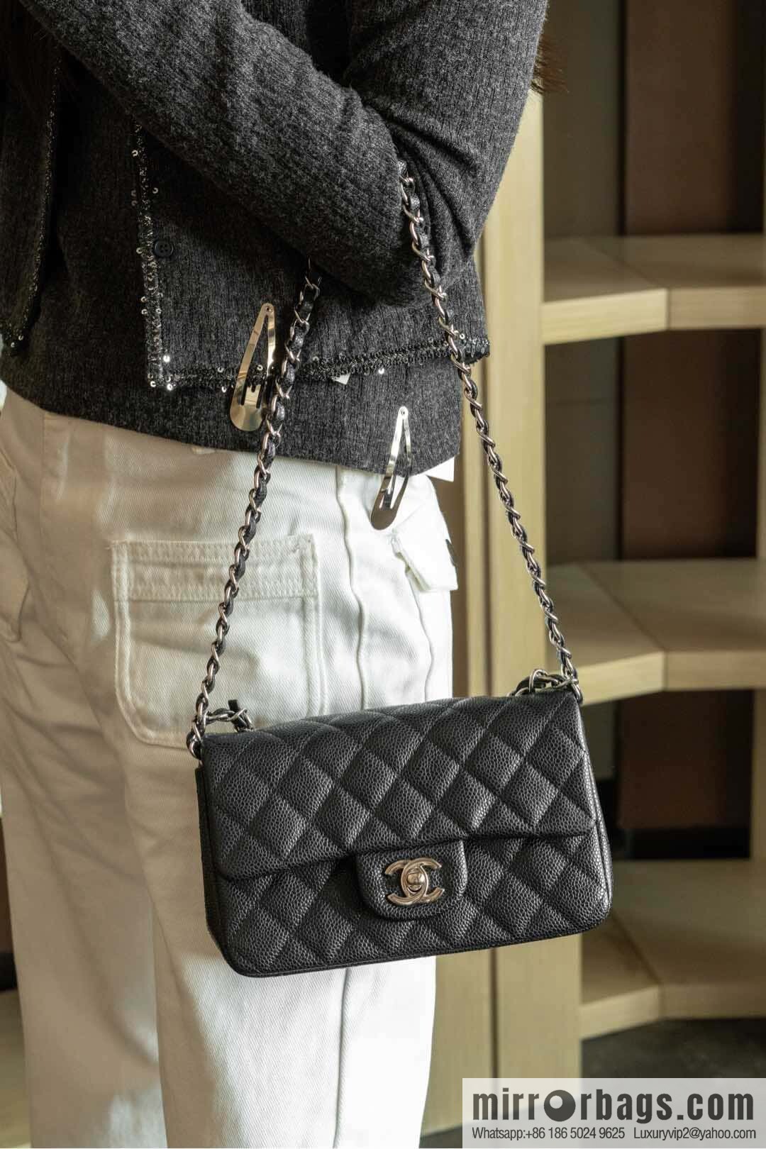 ℂ𝔽 𝗖𝗹𝗮𝘀𝘀𝗶𝗰 𝗙𝗹𝗮𝗽 | genuine leather litchi pattern black silver 🖤 A01116