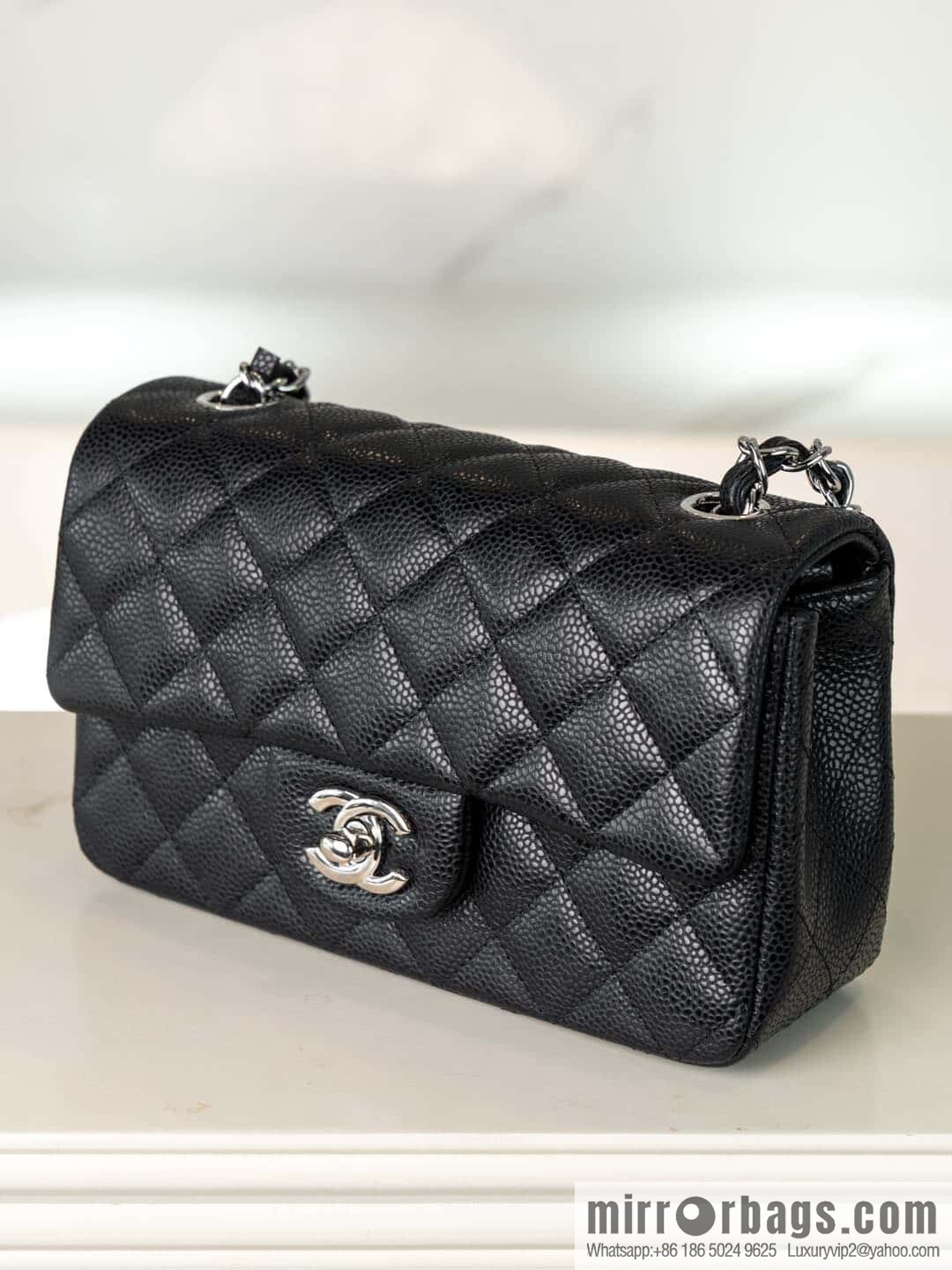 ℂ𝔽 𝗖𝗹𝗮𝘀𝘀𝗶𝗰 𝗙𝗹𝗮𝗽 | genuine leather litchi pattern black silver 🖤 A01116